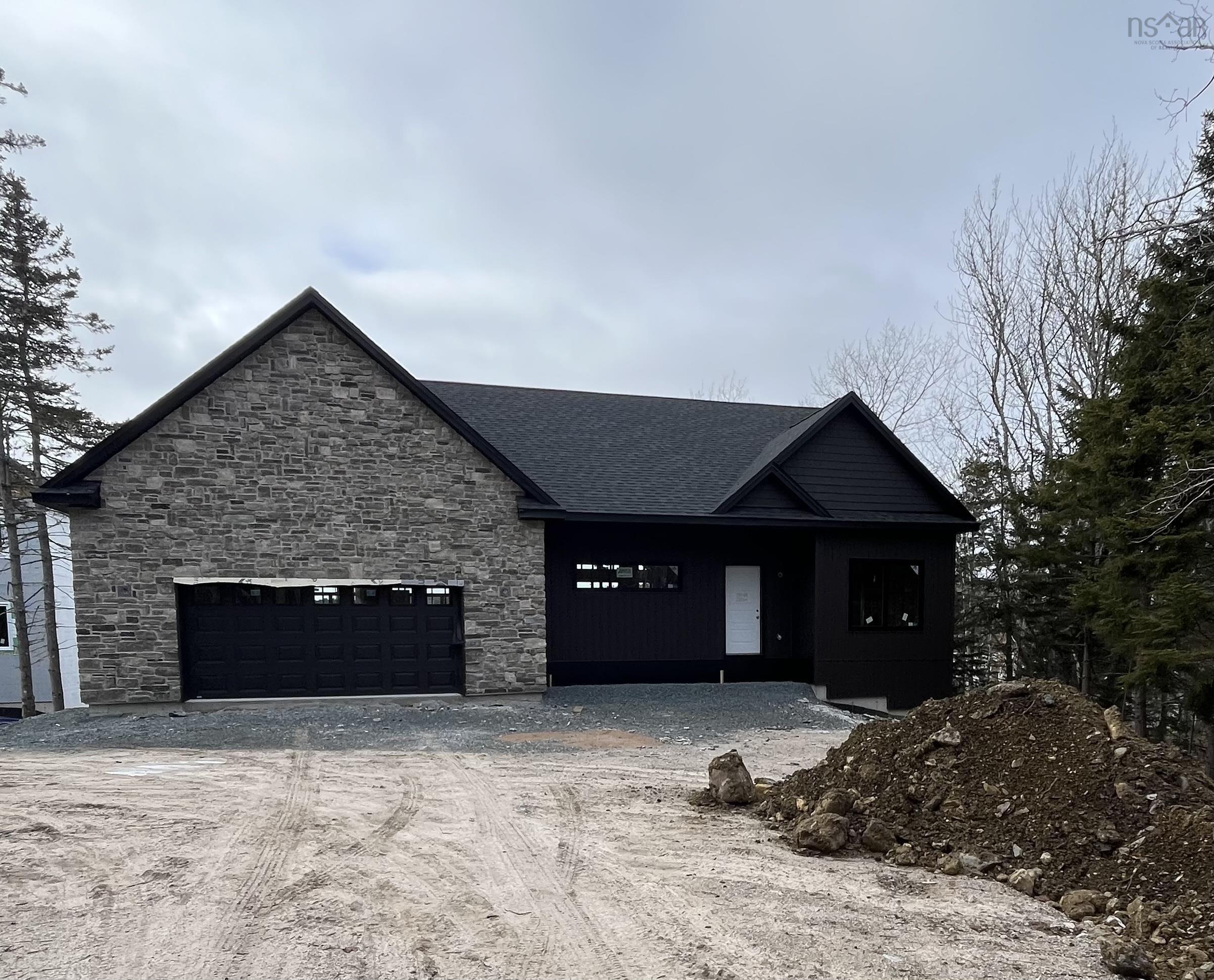 7410 St Margarets Bay Road, Boutiliers Point NS - MLS<sup>®</sup>: # 202401503