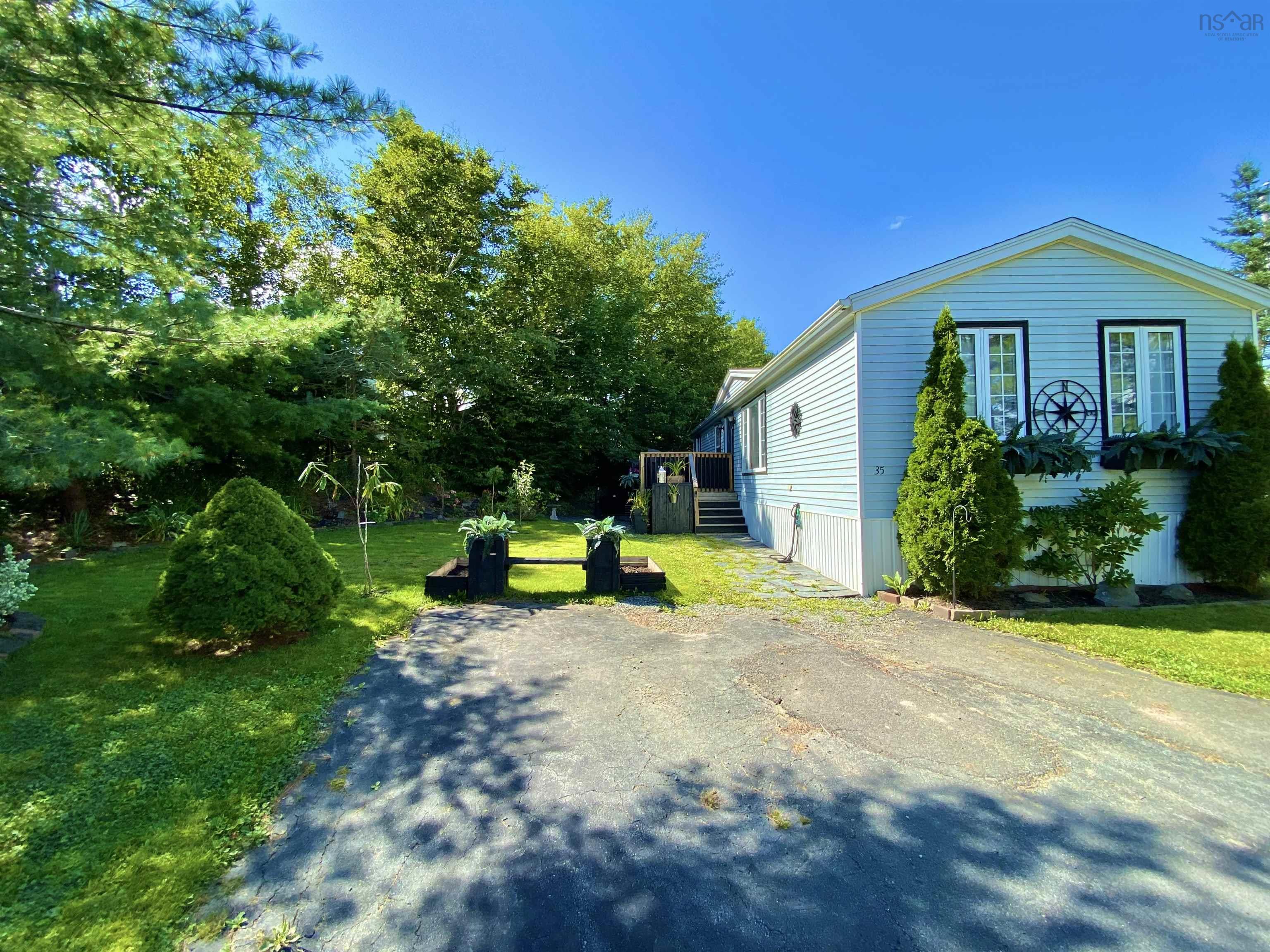 35 Tedbury Crescent, Middle Sackville NS B4E 2Y8 - MLS 202421490