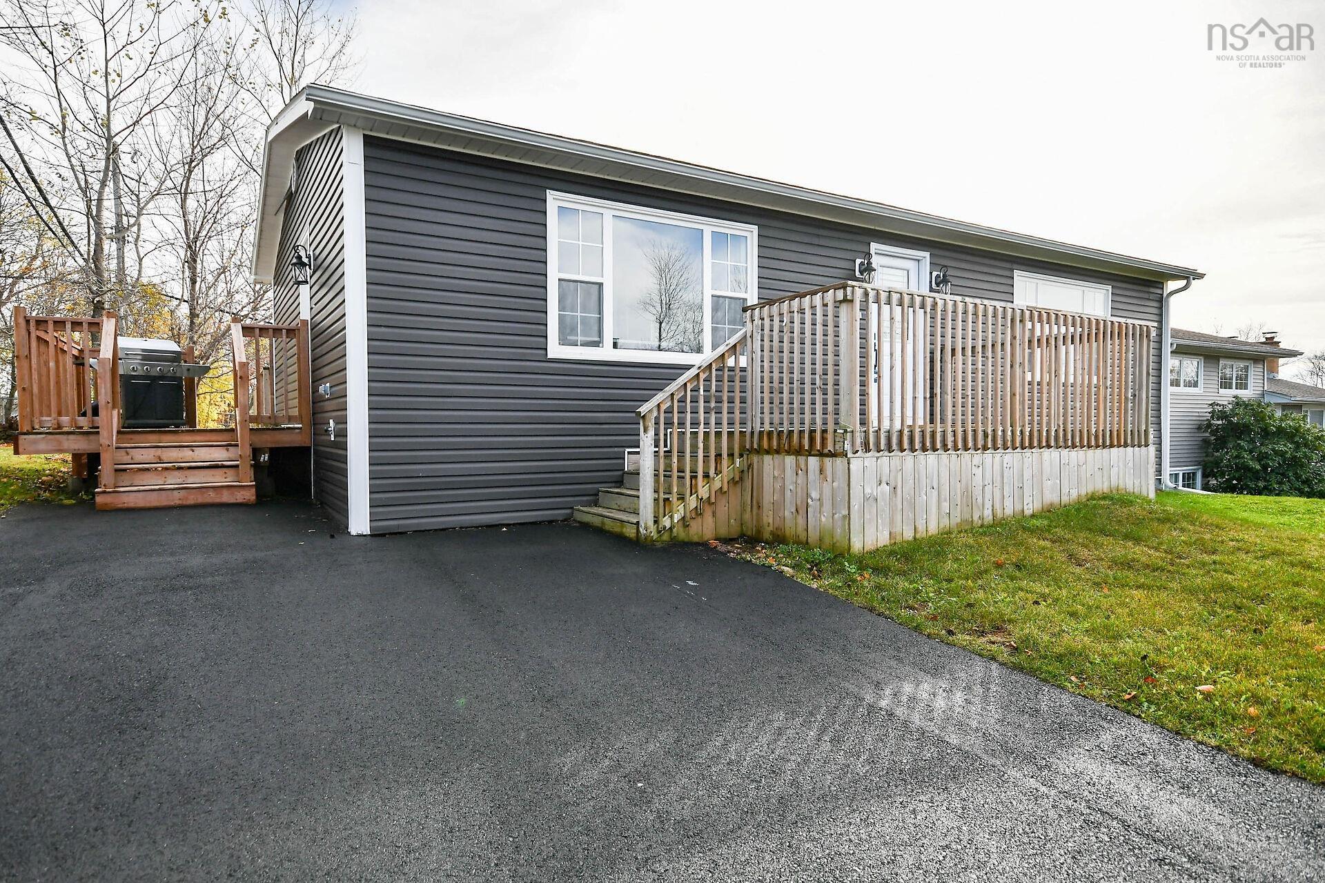 5 Sampson Drive, Lower Sackville NS B4C 2T7 - MLS 202426188