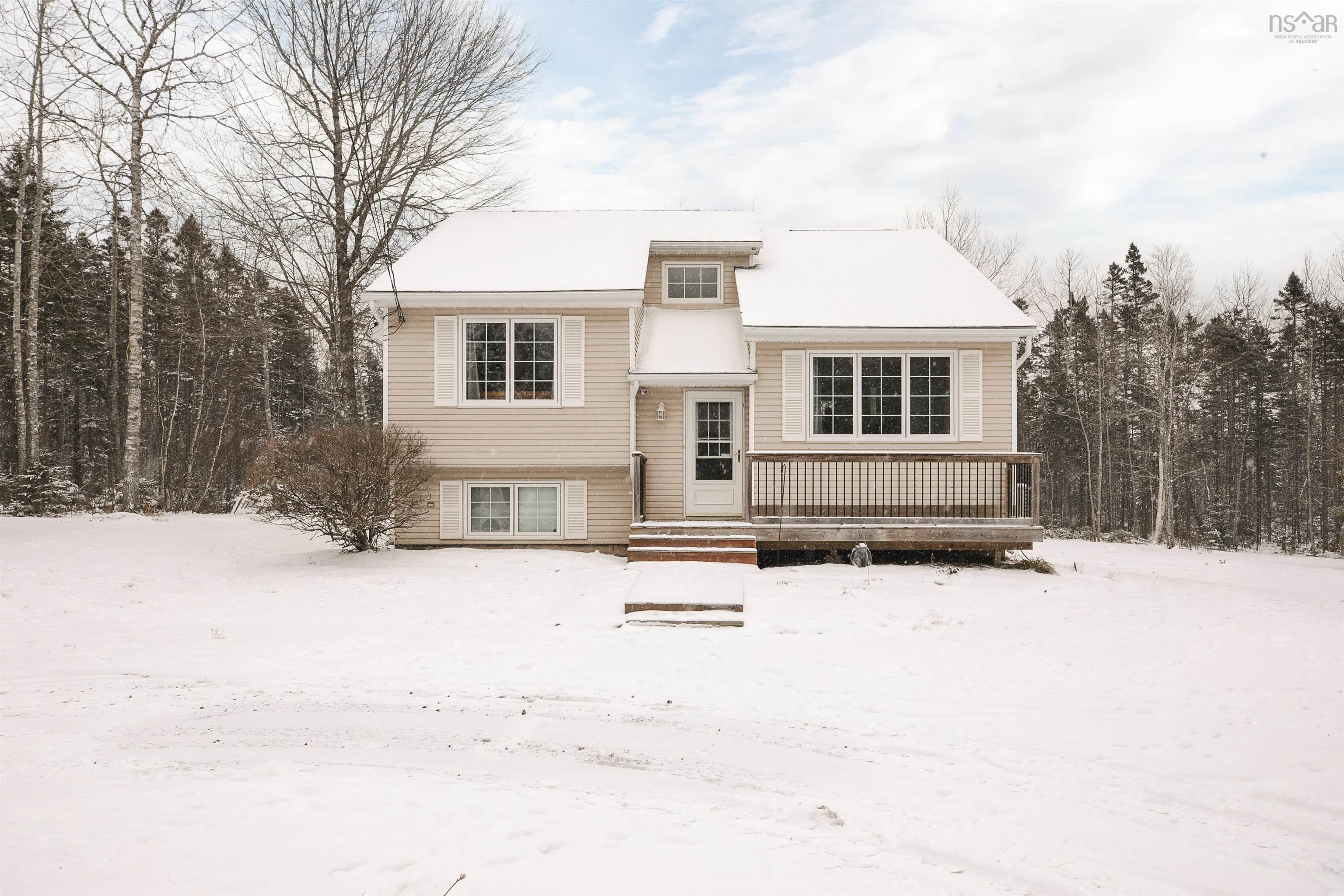 212 Renfrew Road, Enfield NS B2T 1H8 - MLS 202502791