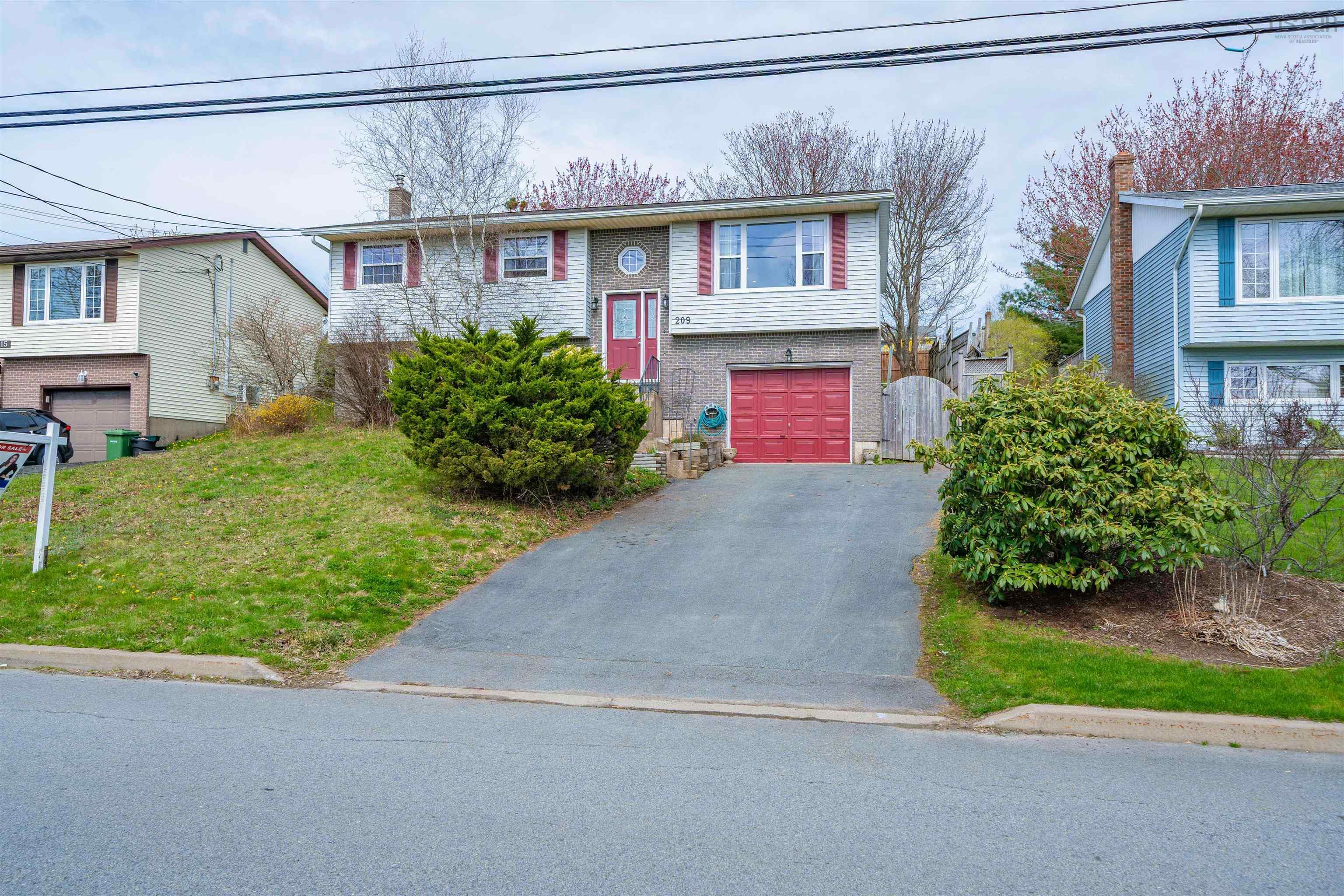 209 John Stewart Drive, Dartmouth NS - MLS<sup>®</sup>: # 202510159