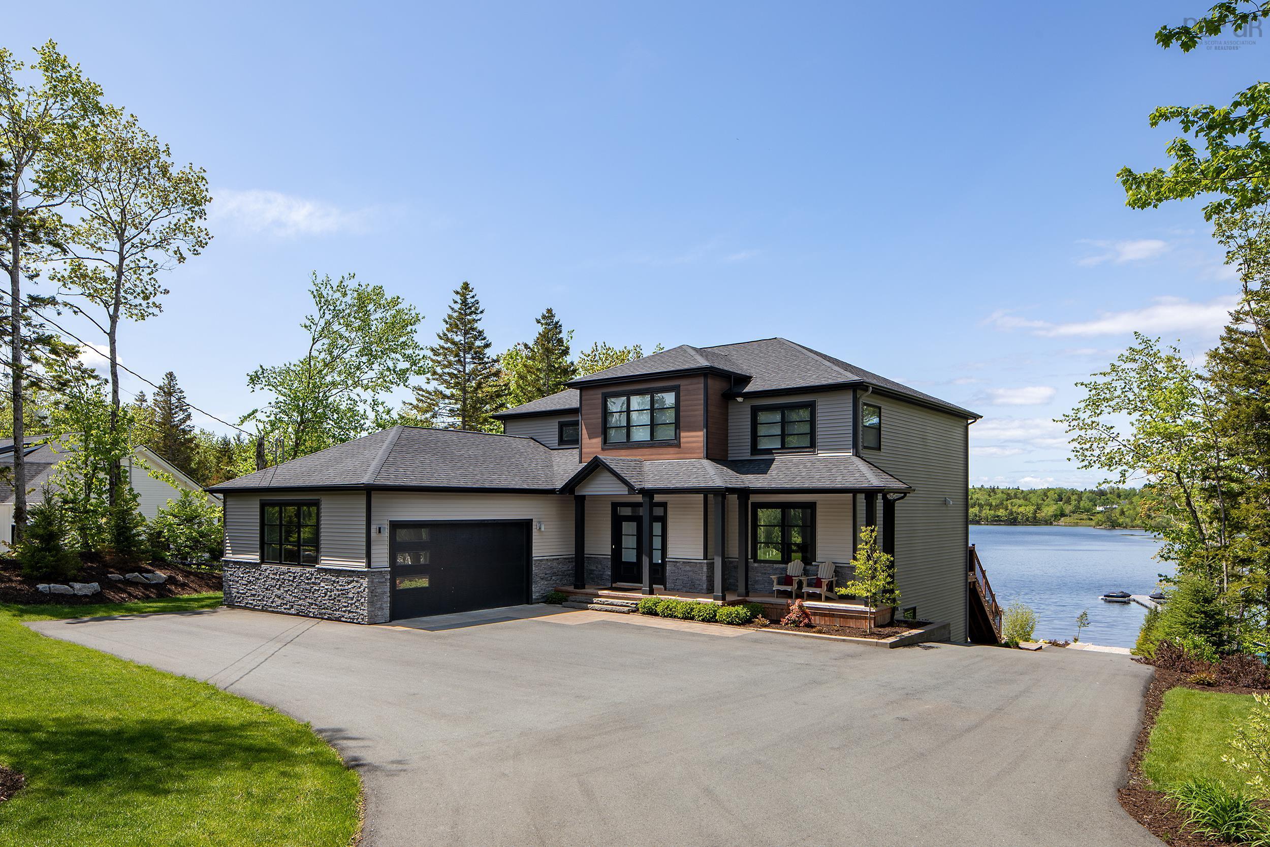 692 McCabe Lake Drive, Middle Sackville NS B4E 0N6 - MLS 202513918