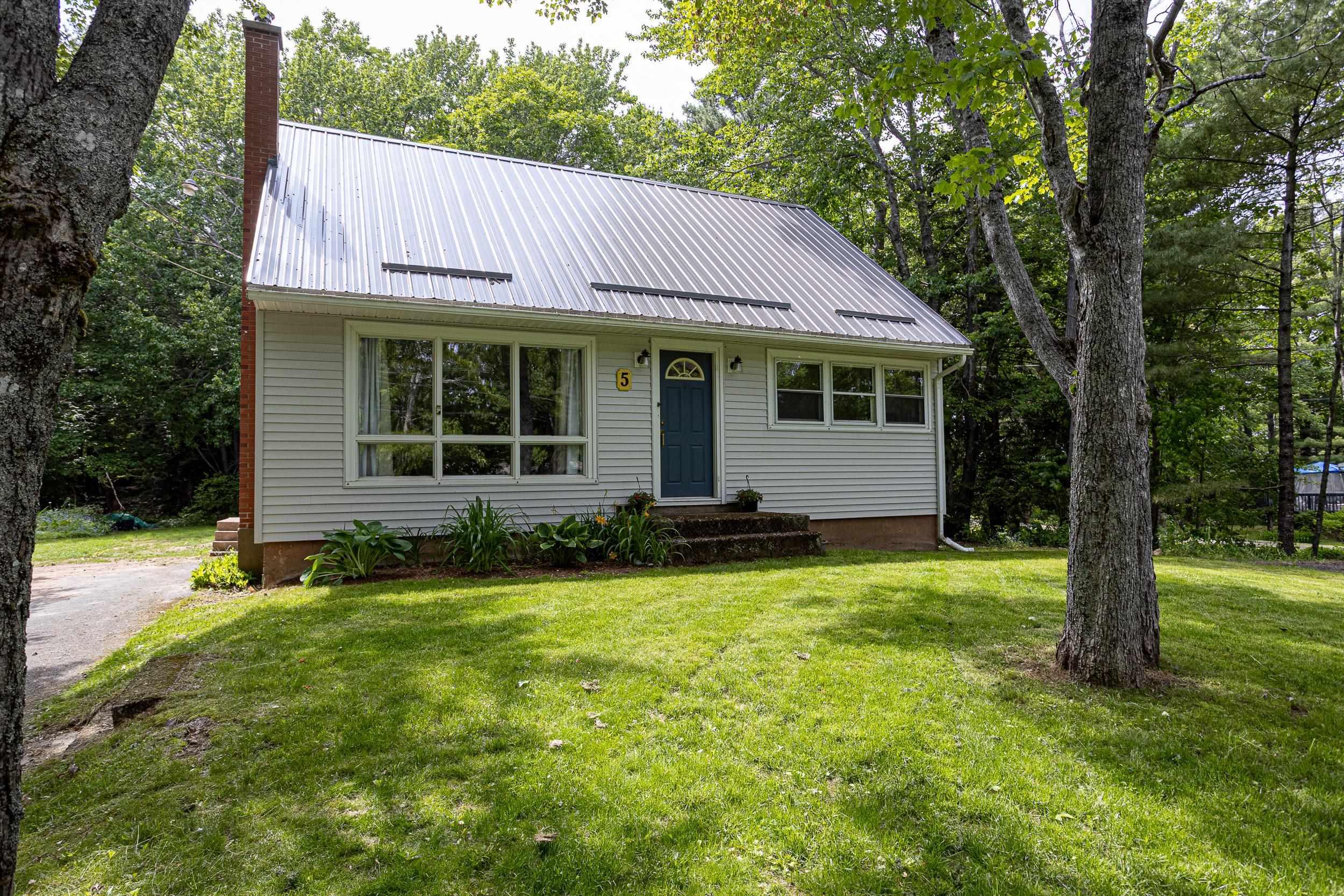 5 Oakleaf Crescent, Grand Lake NS B2T 1B3 - MLS 202514546