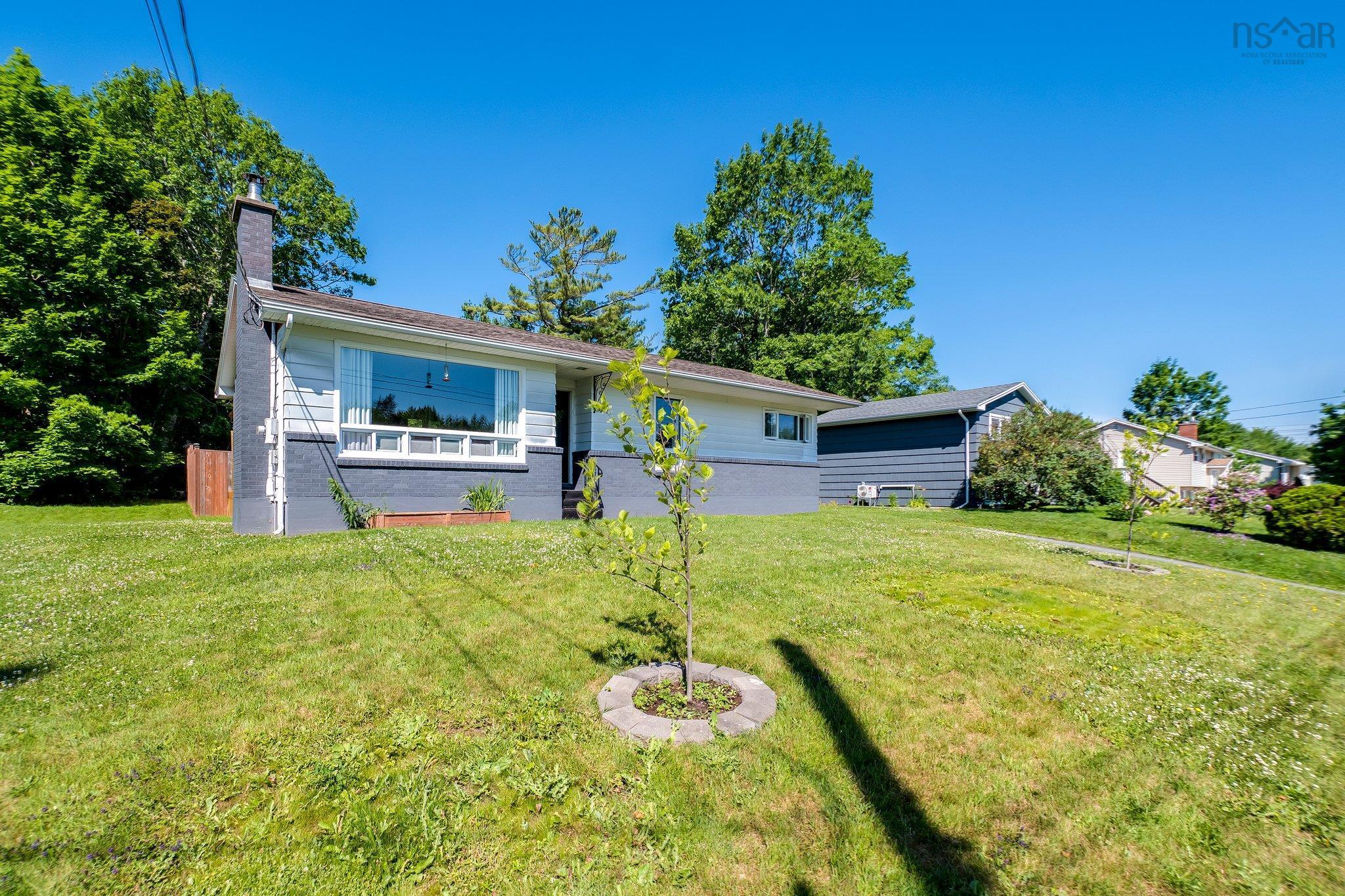 8 Alderney Drive, Enfield NS B2T 1J7 - MLS 202516120