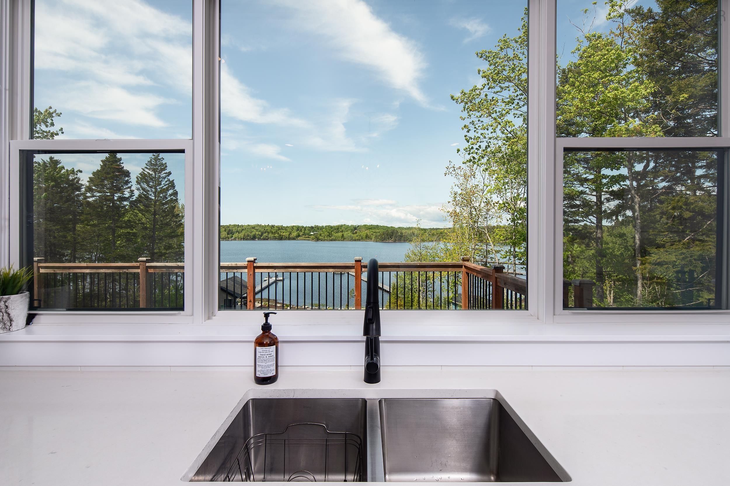 Thumbnail image for 692 McCabe Lake Drive MLS<sup>®</sup> 202513918