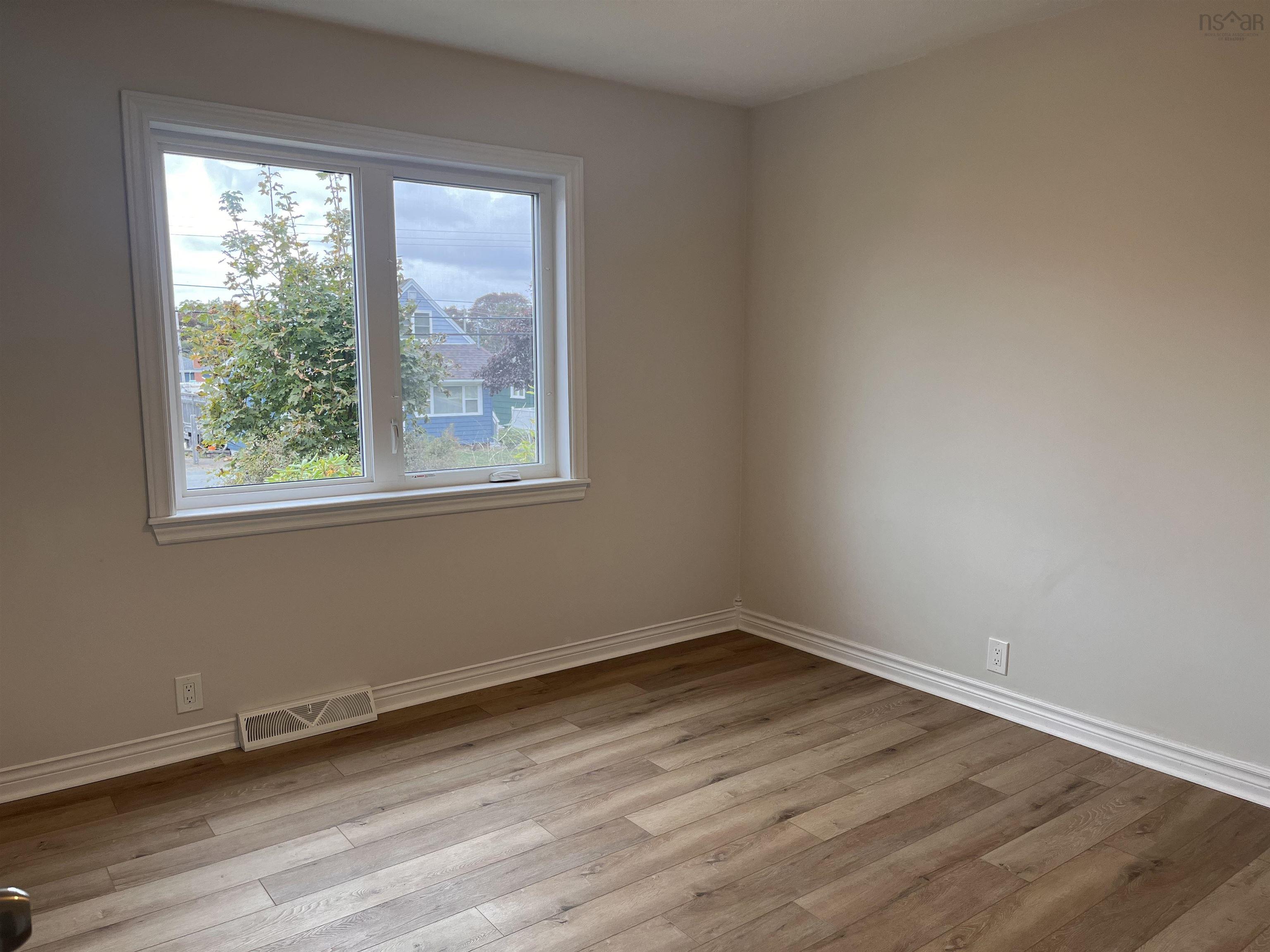 Thumbnail image for 66 Woodland Avenue MLS<sup>®</sup> 202520410