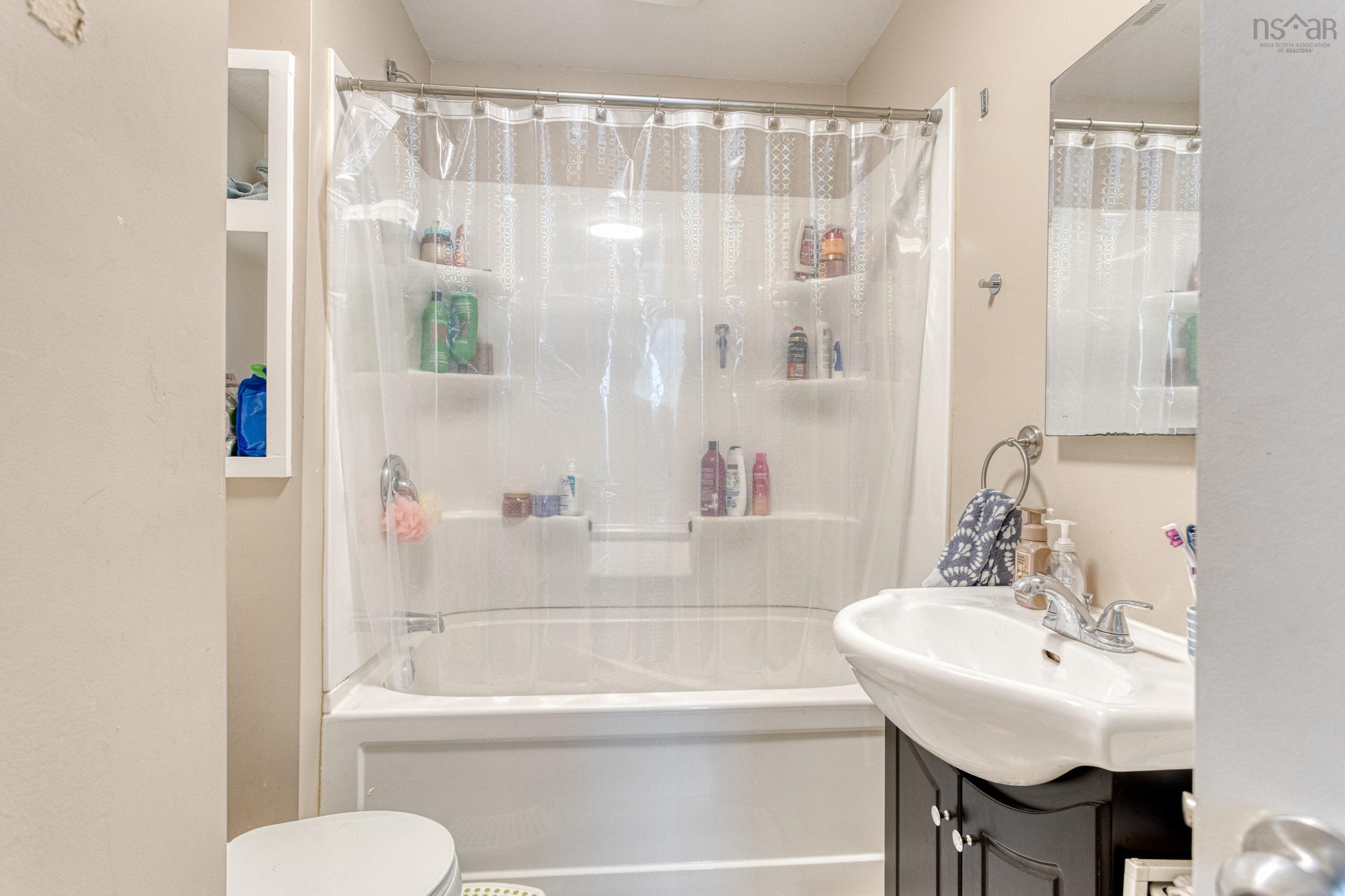 Thumbnail image for 1577-1579 Vernon Street MLS<sup>®</sup> 202523207