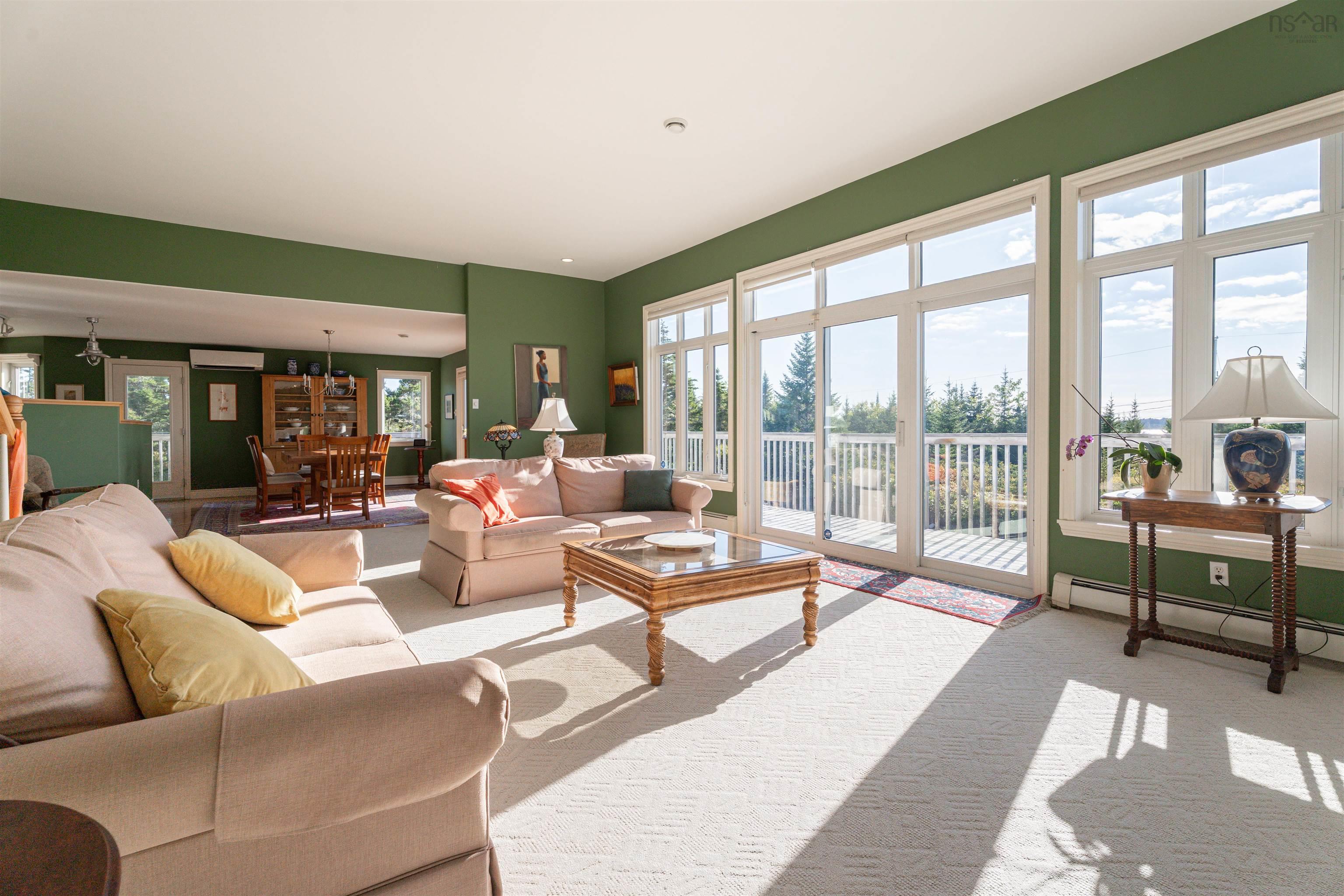 Thumbnail image for 93 Crystalwood Drive MLS<sup>®</sup> 202524311