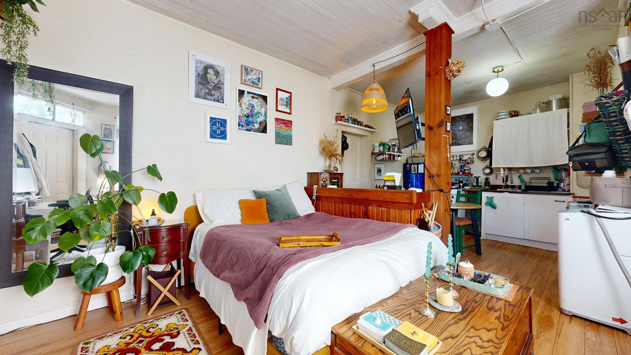 Thumbnail image for 2683-87 Fuller Terrace MLS<sup>®</sup> 202524427