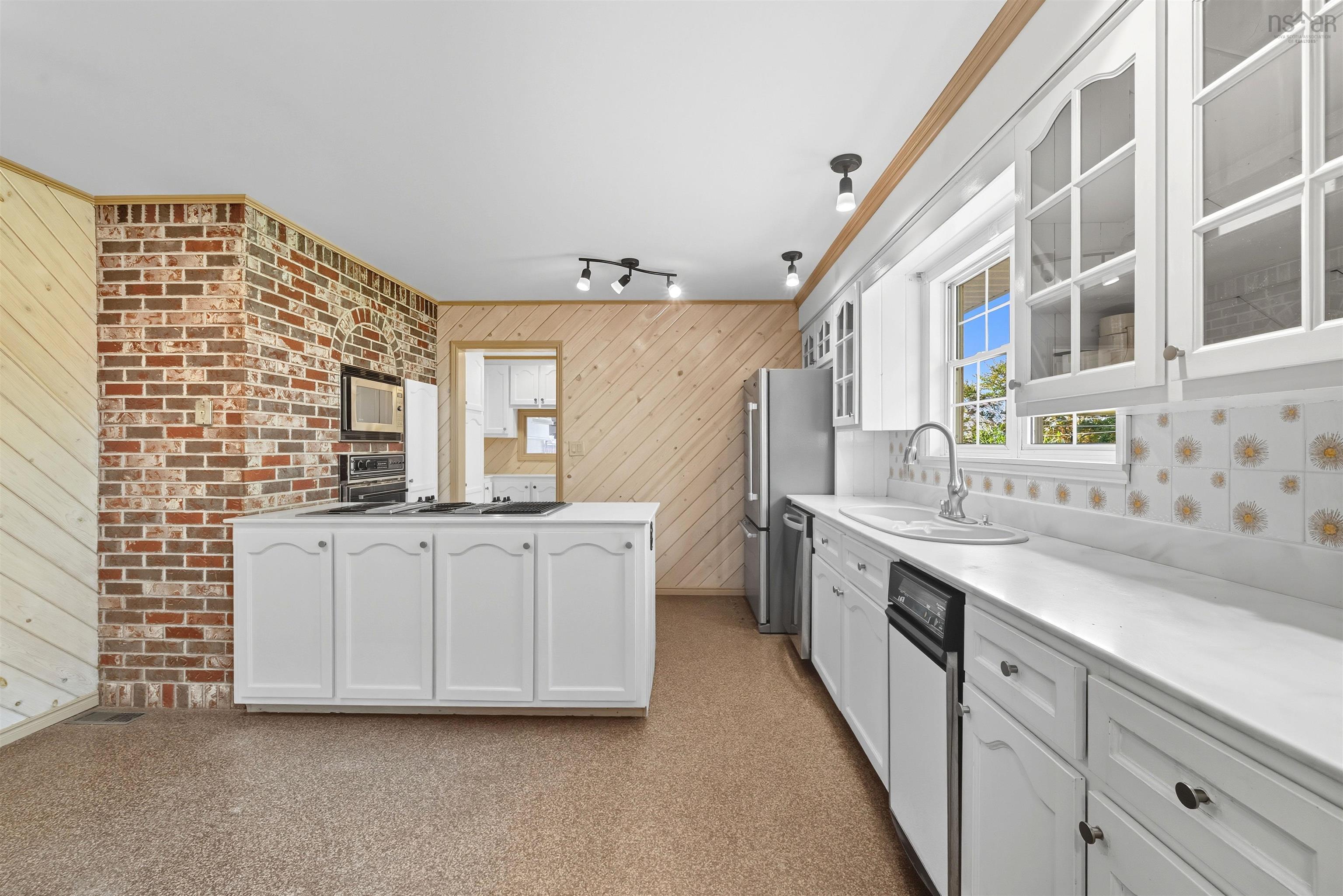 Thumbnail image for 206 Lakeview Road MLS<sup>®</sup> 202524902