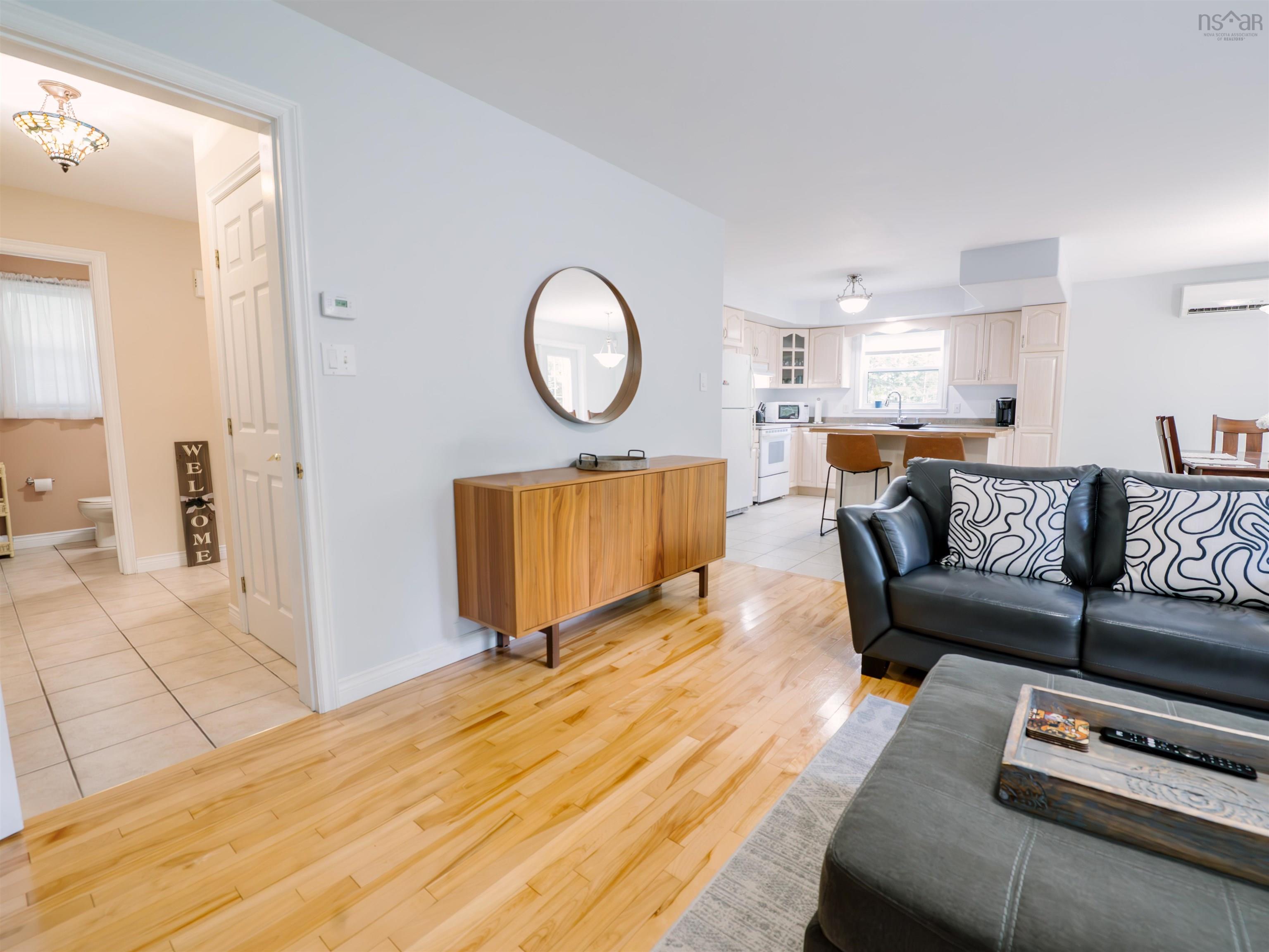 Thumbnail image for 44 Tattenham Crescent MLS<sup>®</sup> 202524999