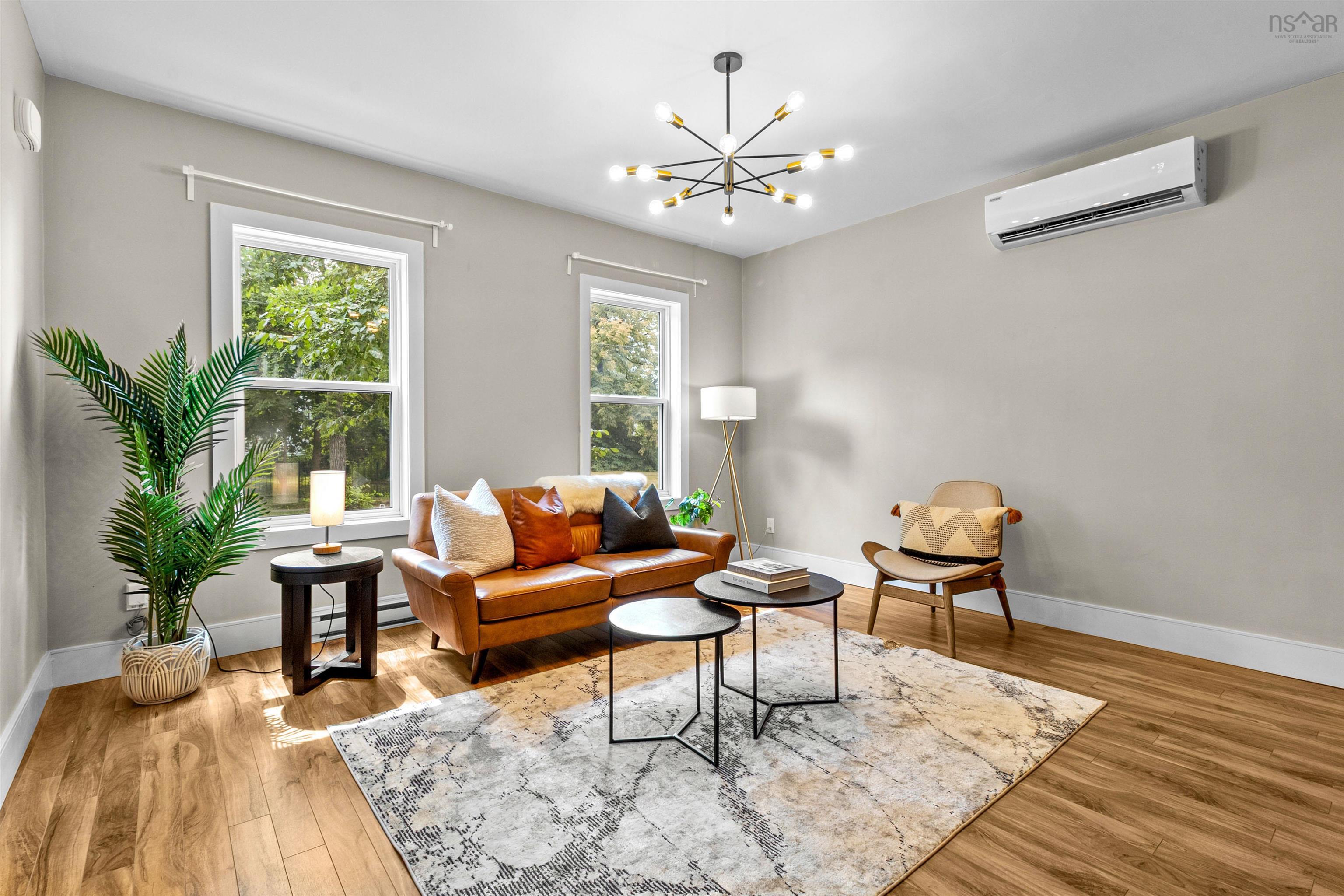 Thumbnail image for 249 Portland Street MLS<sup>®</sup> 202525500