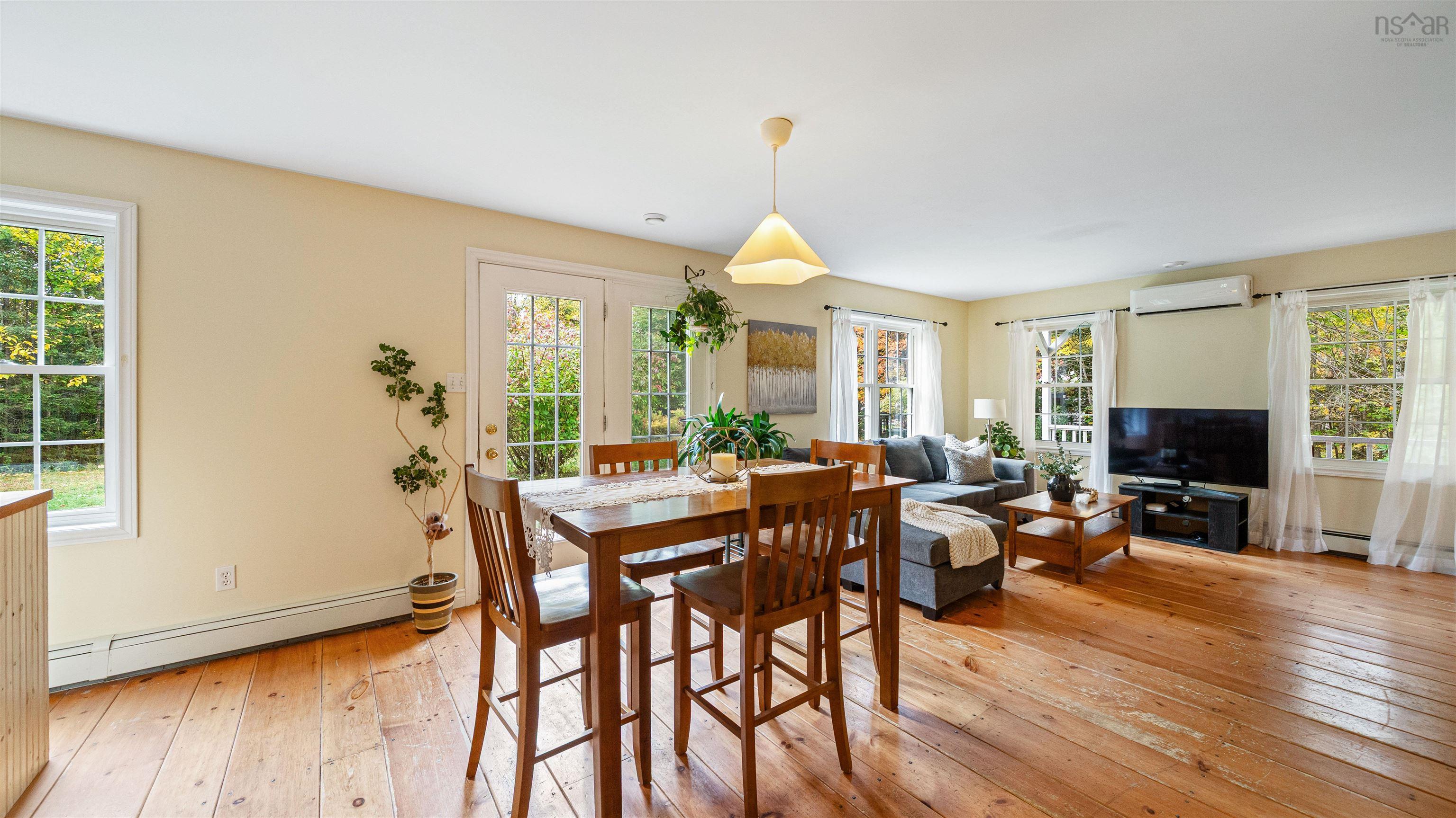 Thumbnail image for 42 Andrea Lynn Avenue MLS<sup>®</sup> 202525827