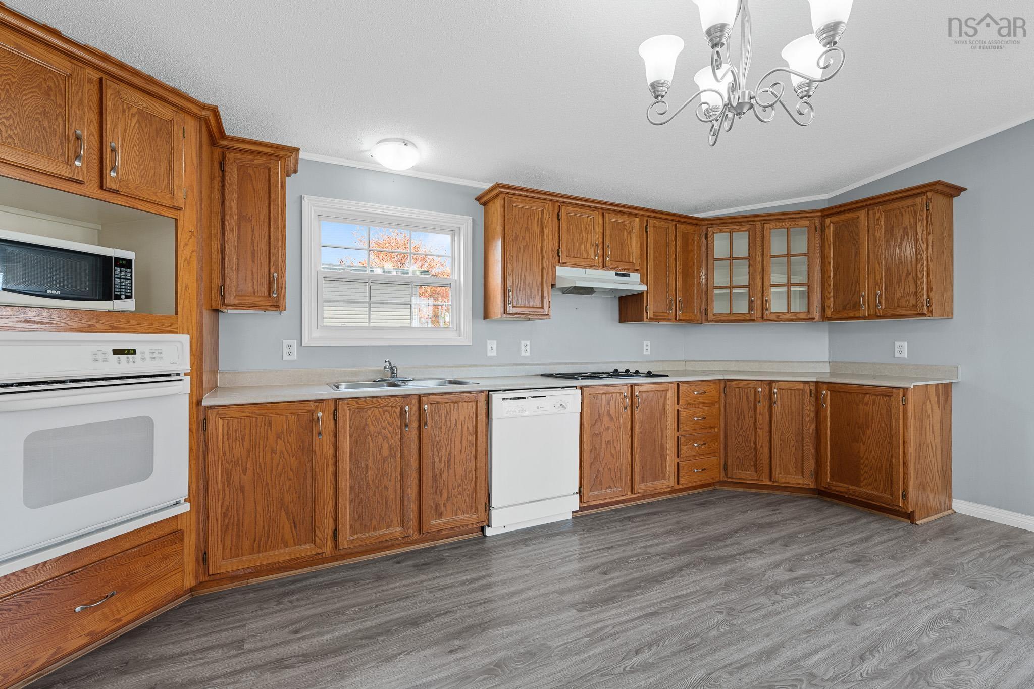 Thumbnail image for 13 Eighth Street MLS<sup>®</sup> 202525921