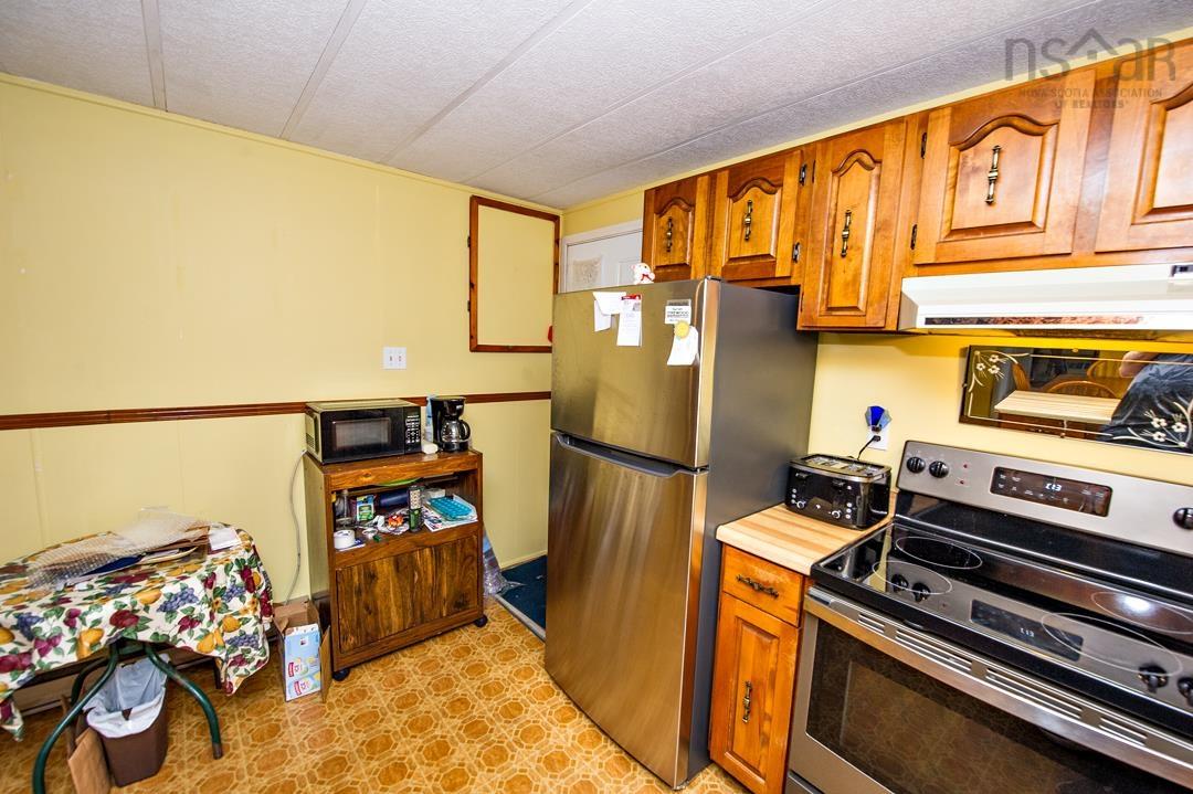 Thumbnail image for 386 Rocky Lake Drive MLS<sup>®</sup> 202526110