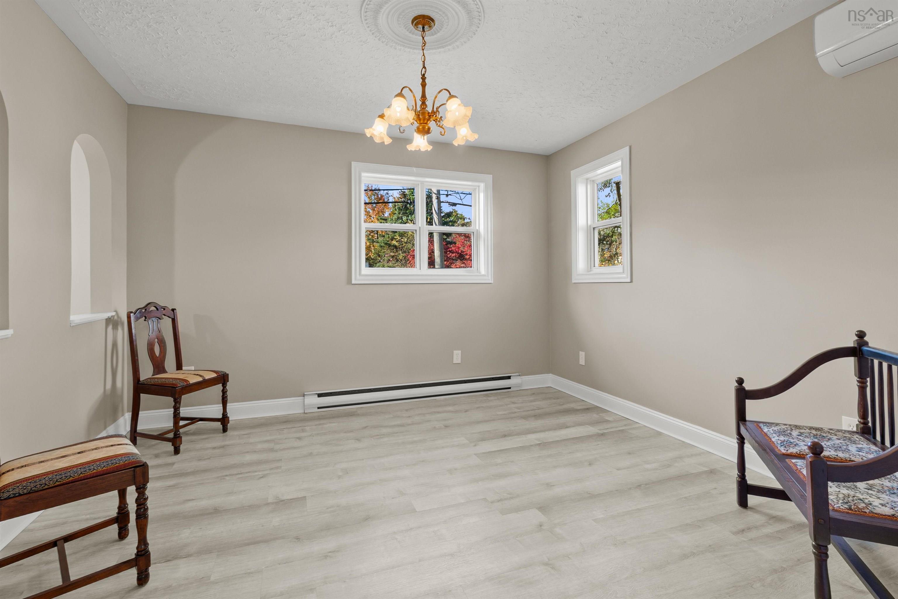 Thumbnail image for 30 Wardour Street MLS<sup>®</sup> 202526746