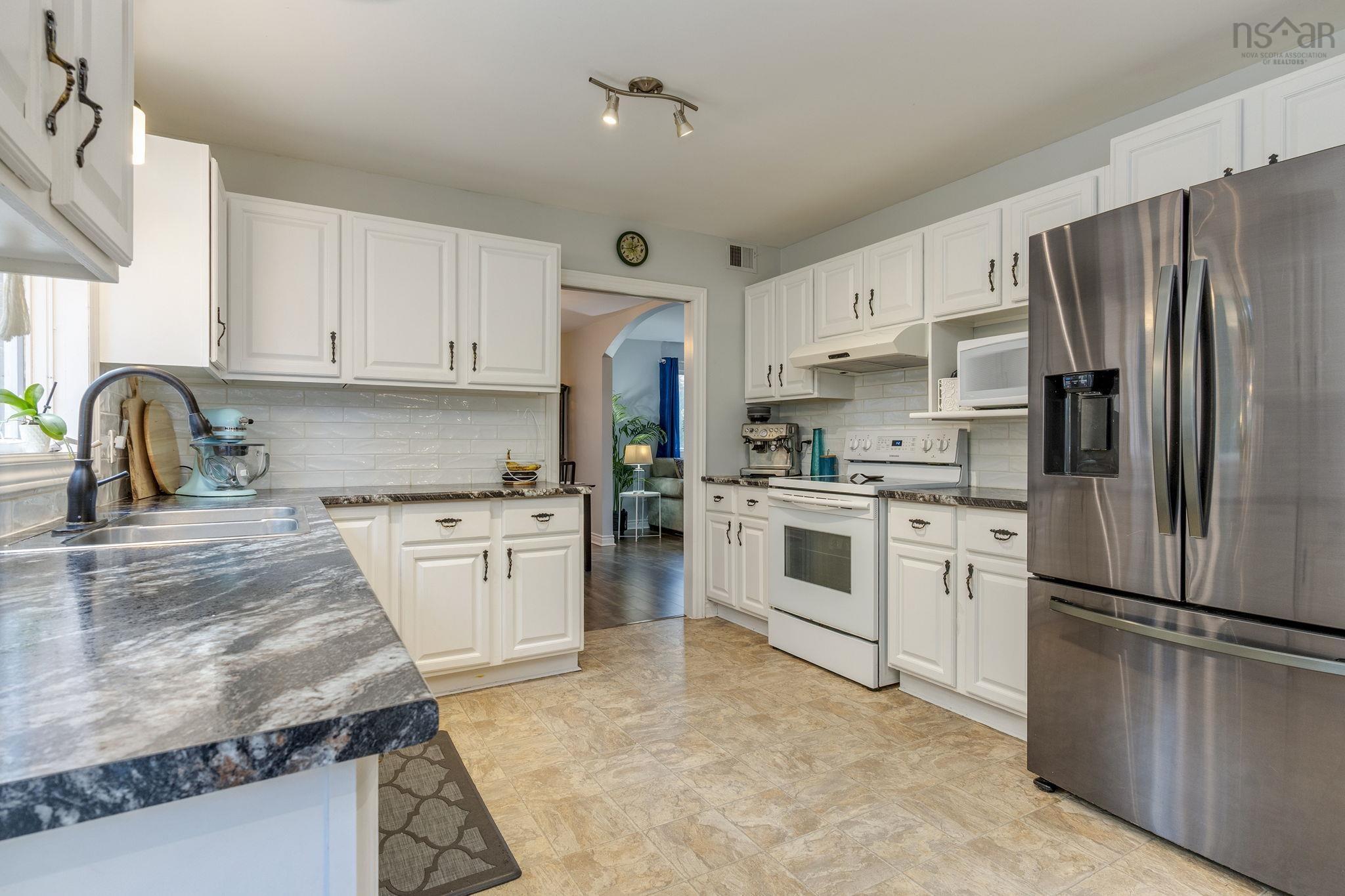 Thumbnail image for 7 Lake Charles Drive MLS<sup>®</sup> 202526903