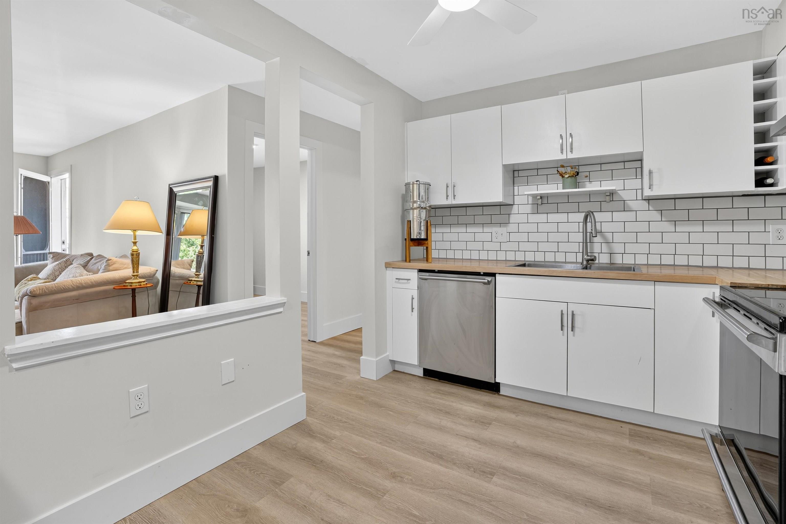 Thumbnail image for 409 87 Kearney Lake Road MLS<sup>®</sup> 202527391