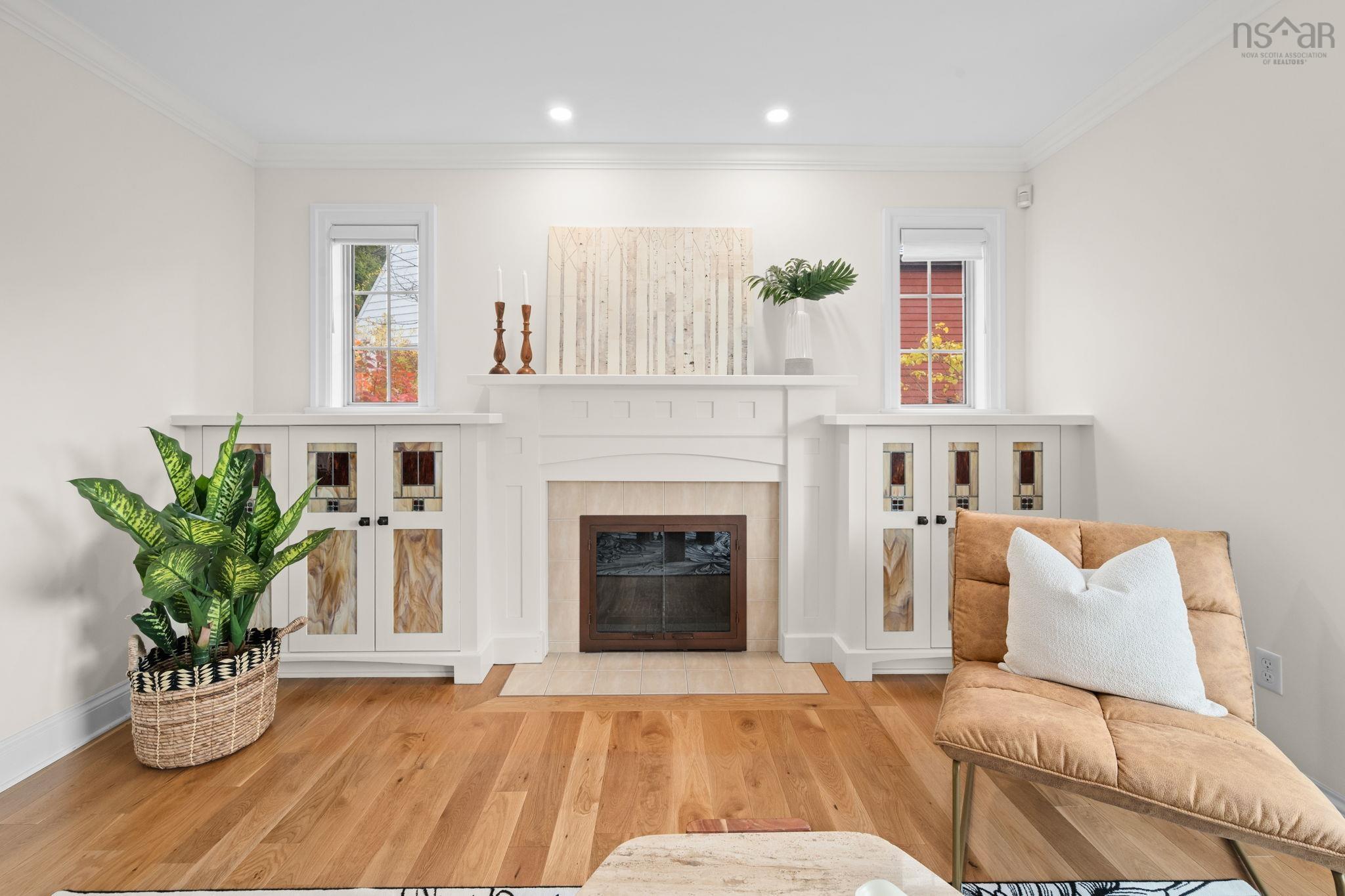 Thumbnail image for 1111 Rockcliffe Street MLS<sup>®</sup> 202527507