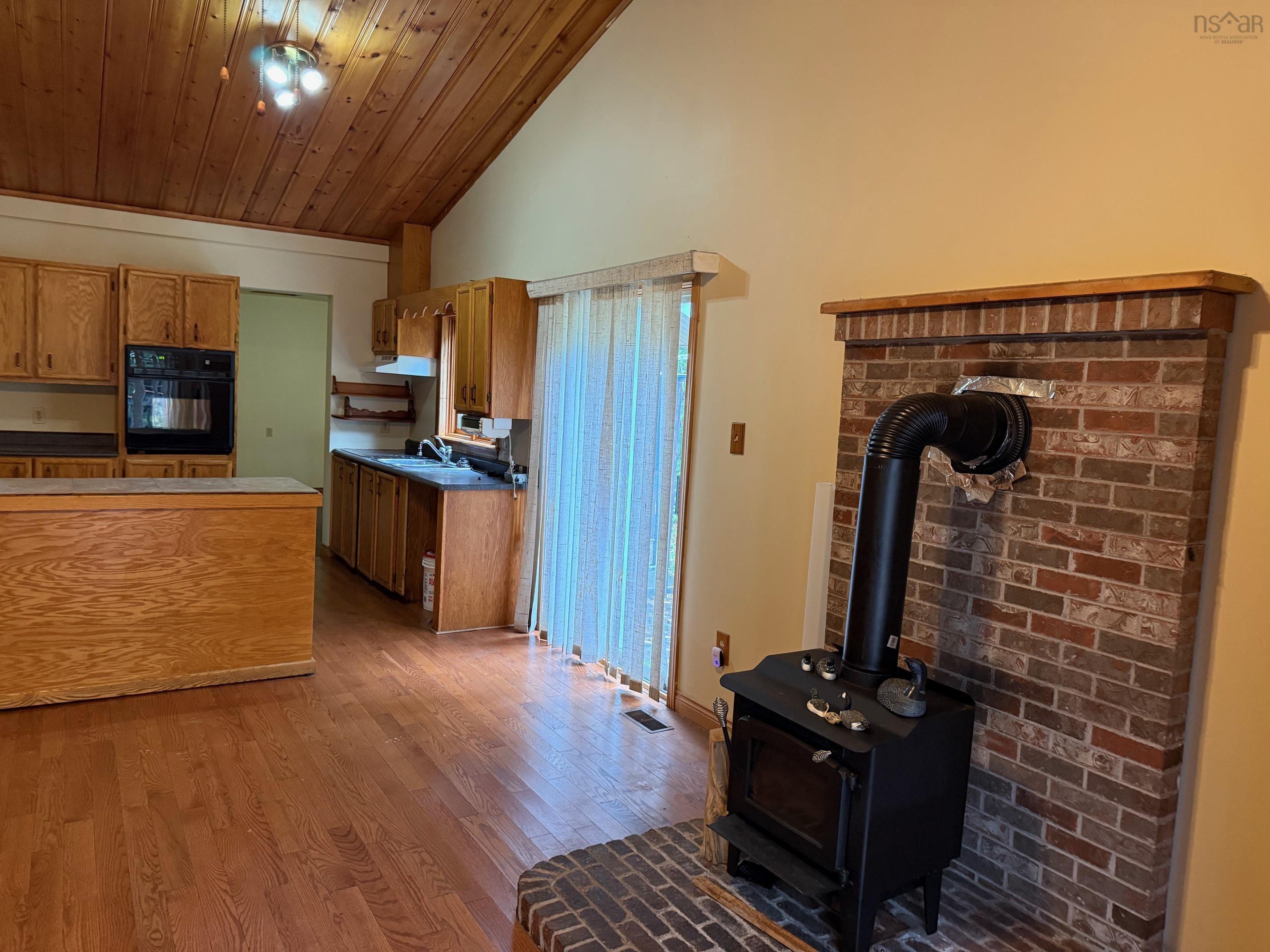 Thumbnail image for 60 Lakeridge Drive MLS<sup>®</sup> 202527572