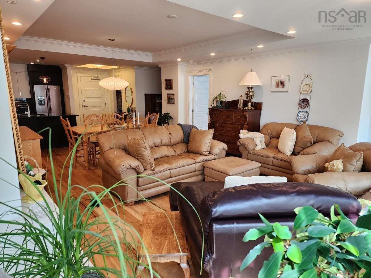 Thumbnail image for 1207 1445 South Park Street MLS<sup>®</sup> 202528144