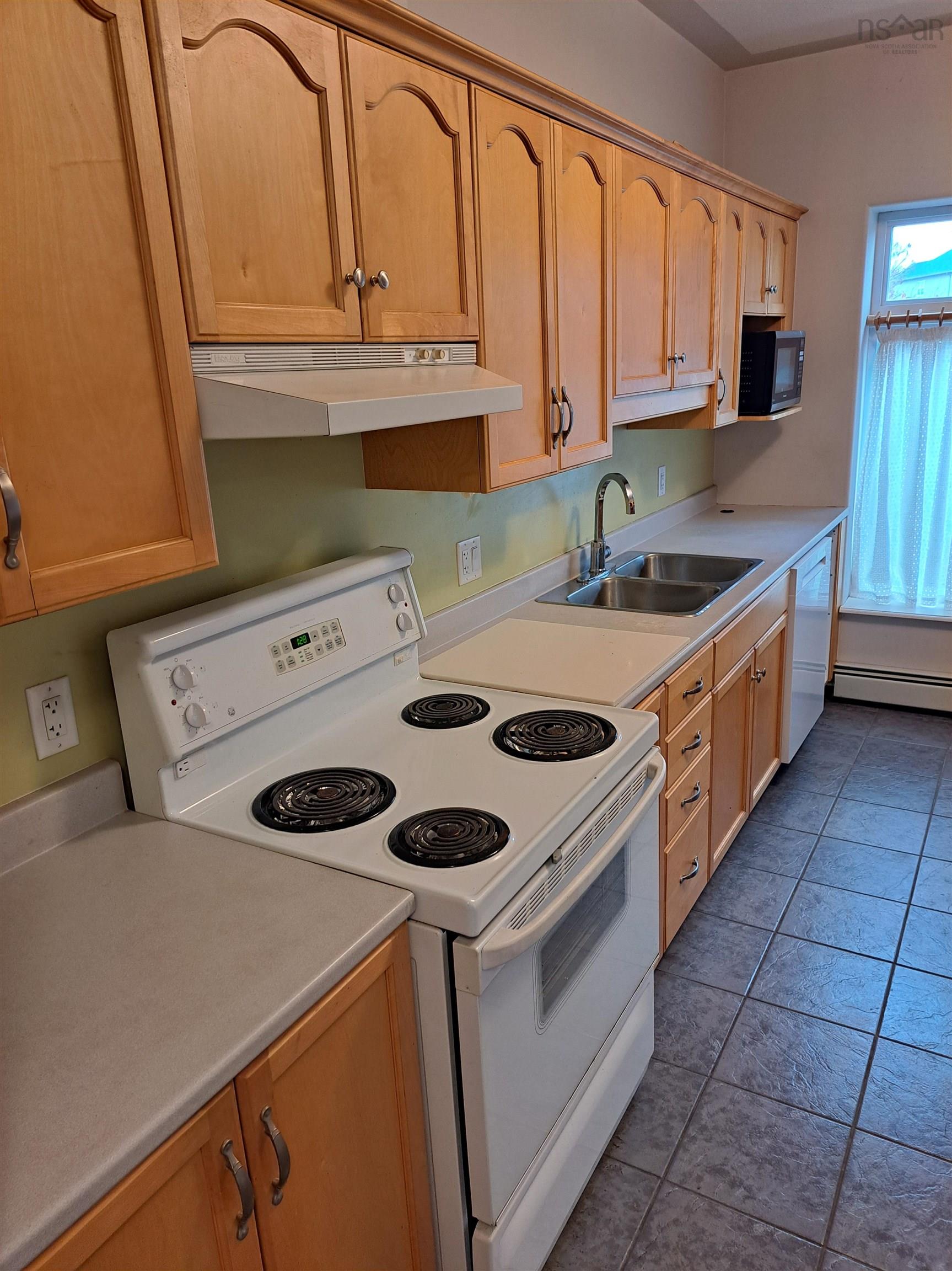 Thumbnail image for 102 202 Walter Havill Drive MLS<sup>®</sup> 202528192