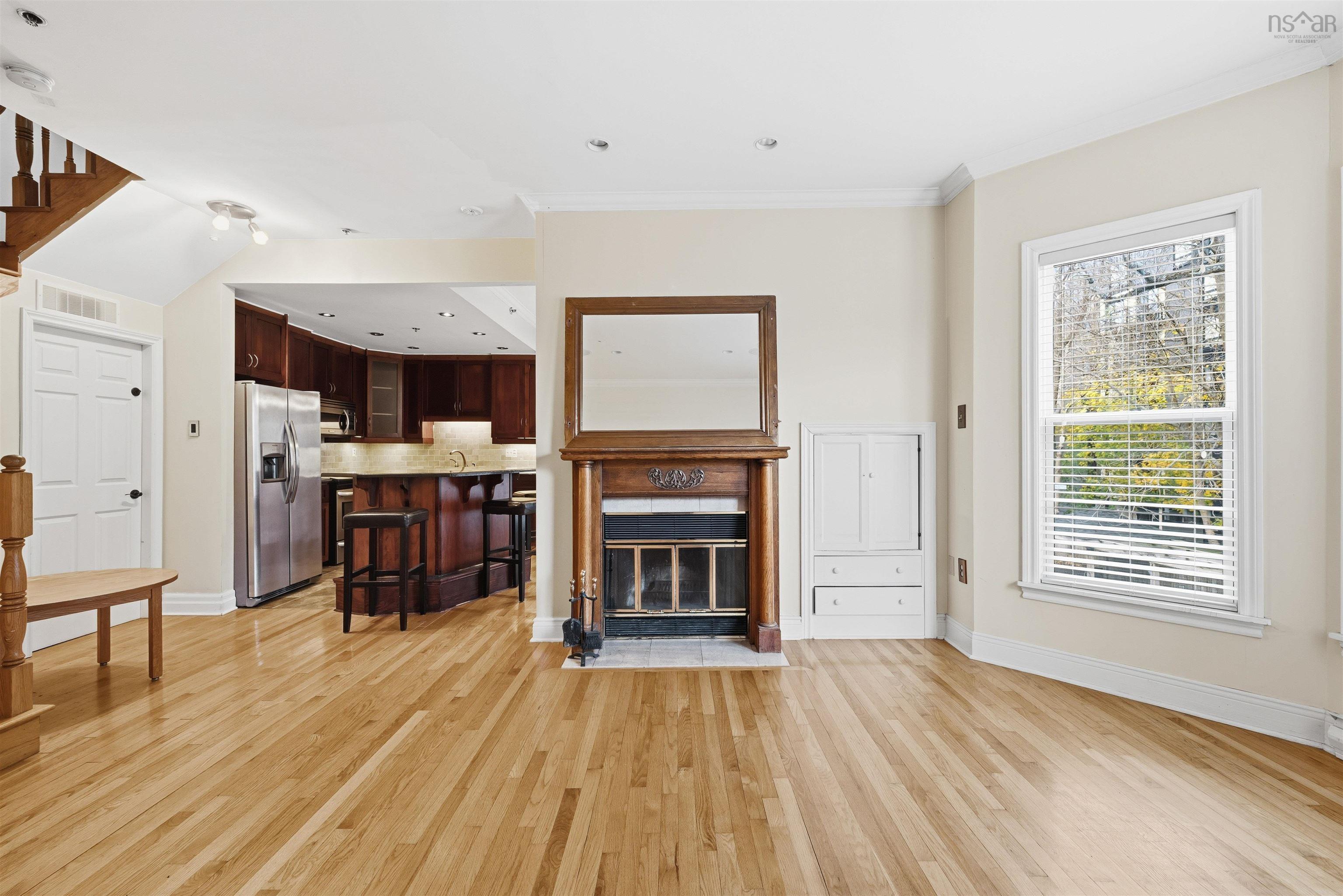 Thumbnail image for 5 1049 South Park Street MLS<sup>®</sup> 202528410