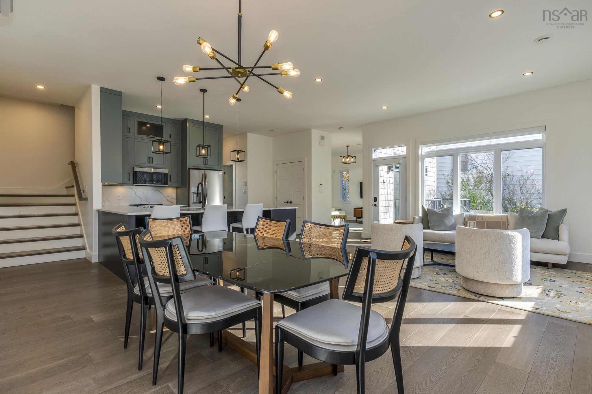 Thumbnail image for 2405 Roosevelt Drive MLS<sup>®</sup> 202528449