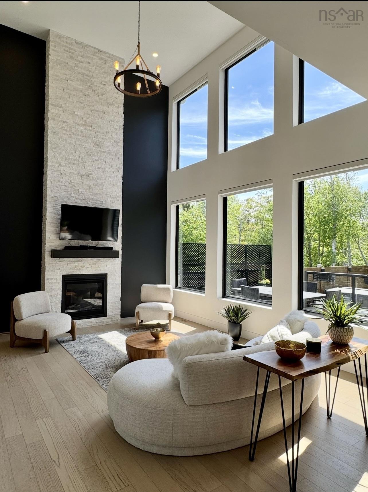 Thumbnail image for 49 Crownridge Drive MLS<sup>®</sup> 202528484