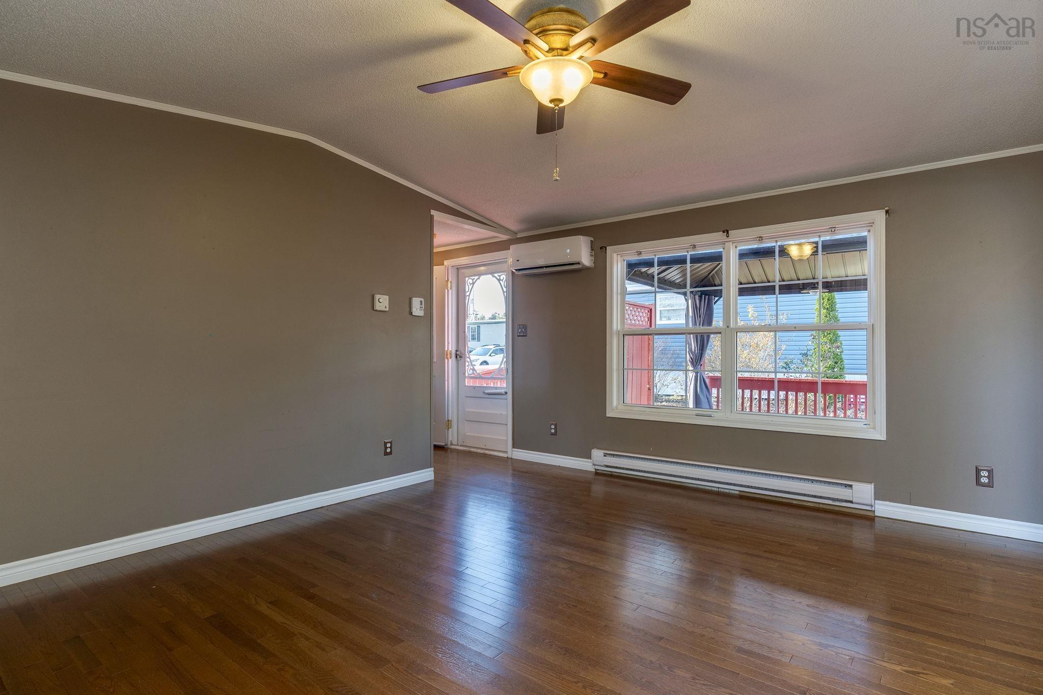 Thumbnail image for 12 Eighth Street MLS<sup>®</sup> 202528794