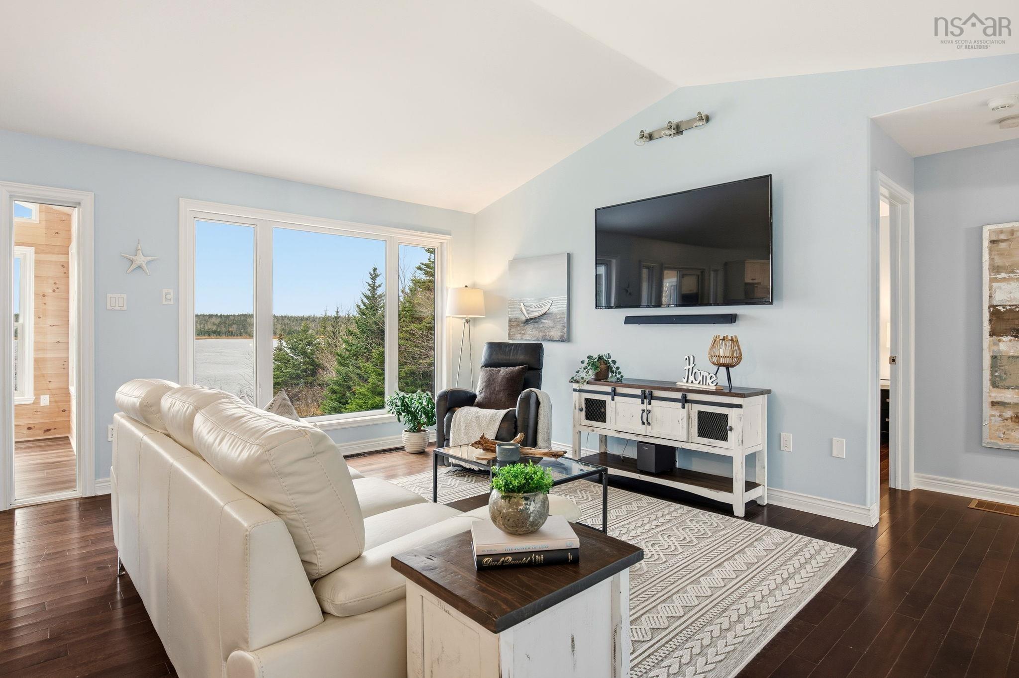 Thumbnail image for 38 Bastian Point Road MLS<sup>®</sup> 202528914