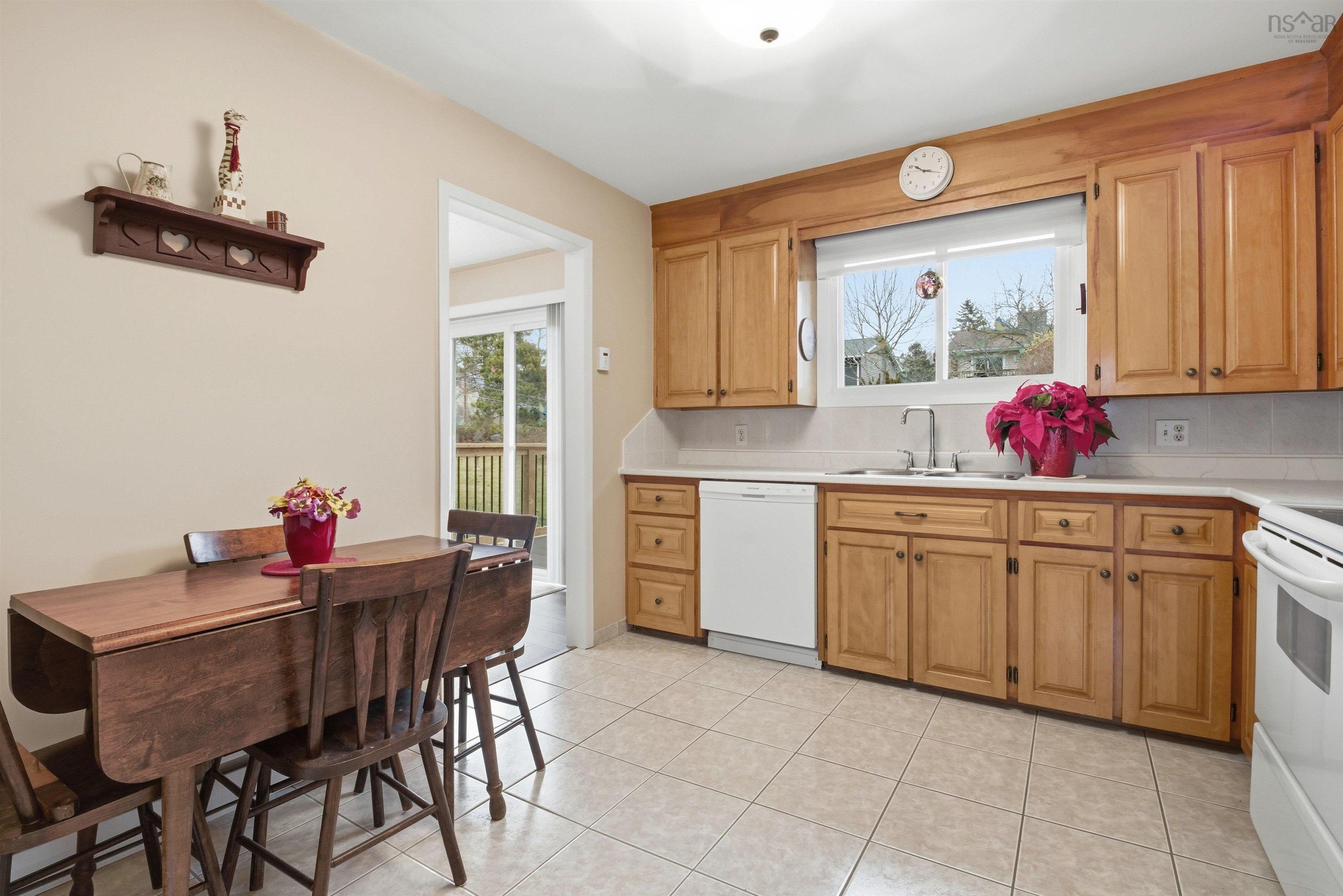 Thumbnail image for 55 Oakmount Drive MLS<sup>®</sup> 202529033