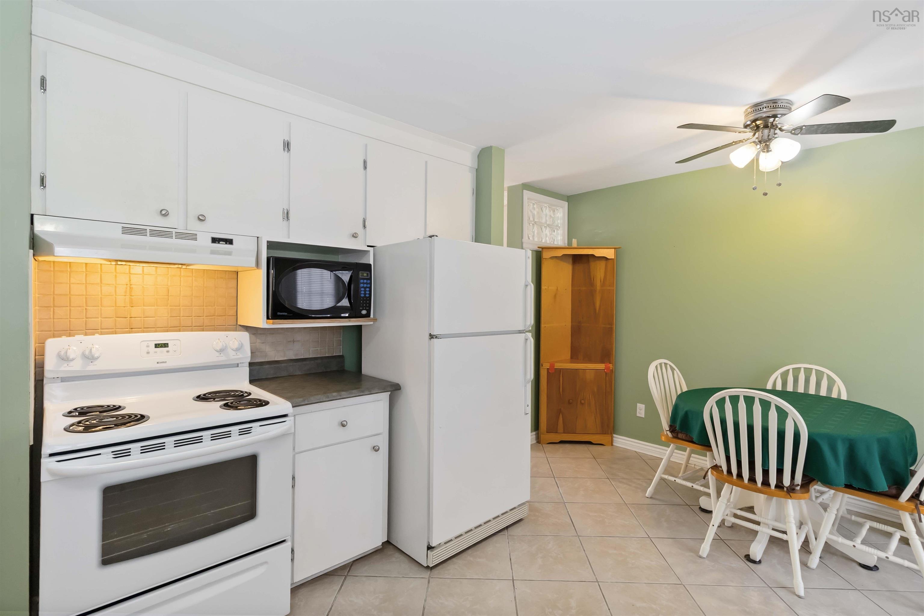 Thumbnail image for 123B Adelaide Avenue MLS<sup>®</sup> 202529136