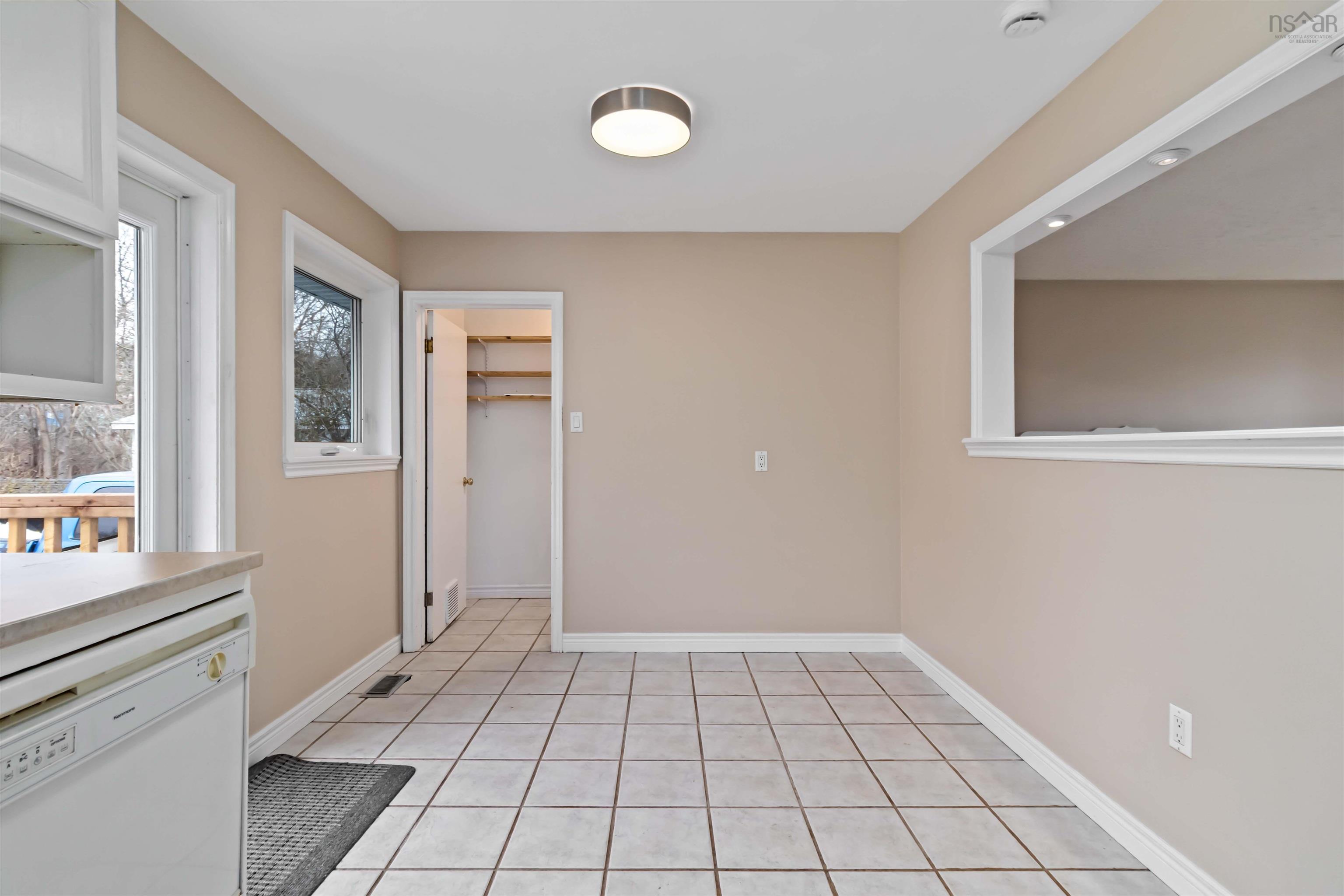 Thumbnail image for 16 Pauline Crescent MLS<sup>®</sup> 202529200