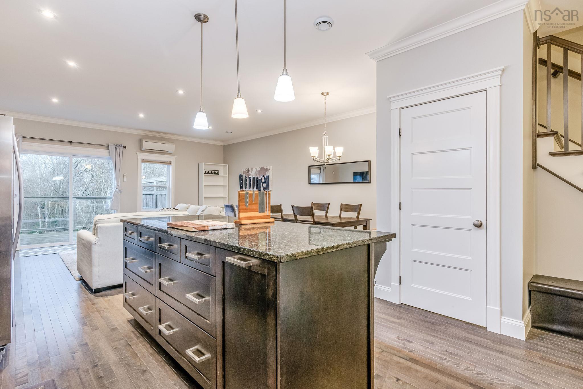 Thumbnail image for 630 Cowie Hill MLS<sup>®</sup> 202529216