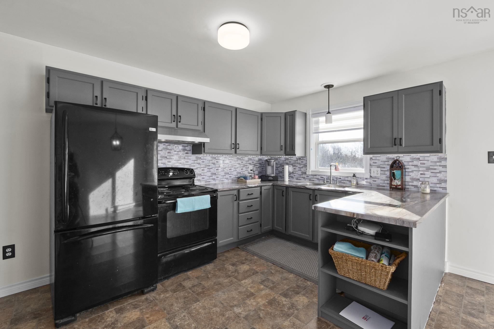 Thumbnail image for 11 Melrose Crescent MLS<sup>®</sup> 202529278