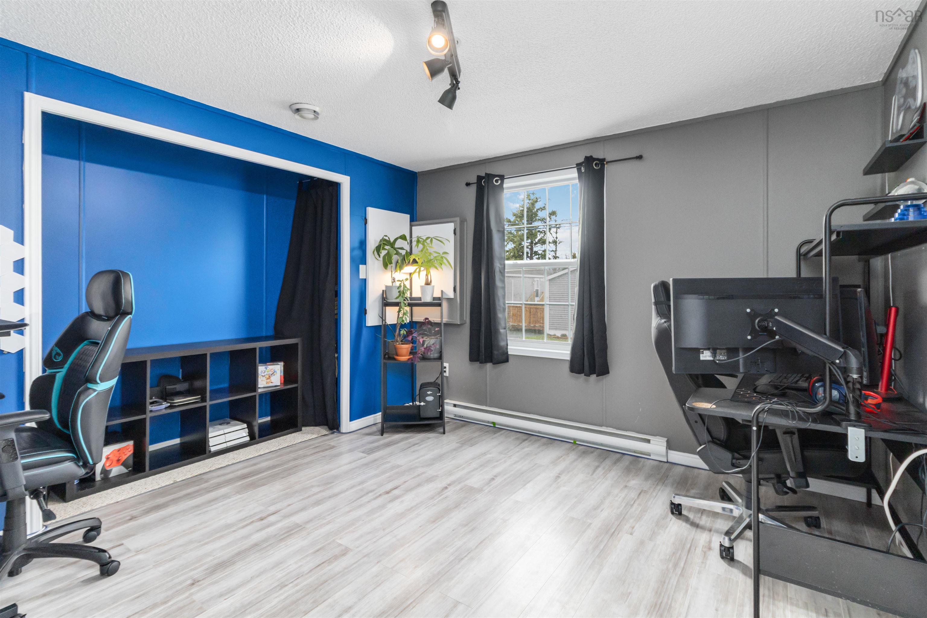 Thumbnail image for 10 Snow White Drive MLS<sup>®</sup> 202529439