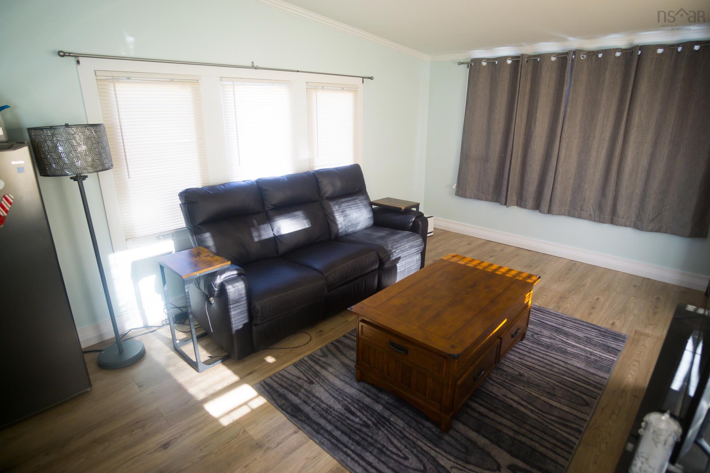 Thumbnail image for 22 Sharon Drive MLS<sup>®</sup> 202529465