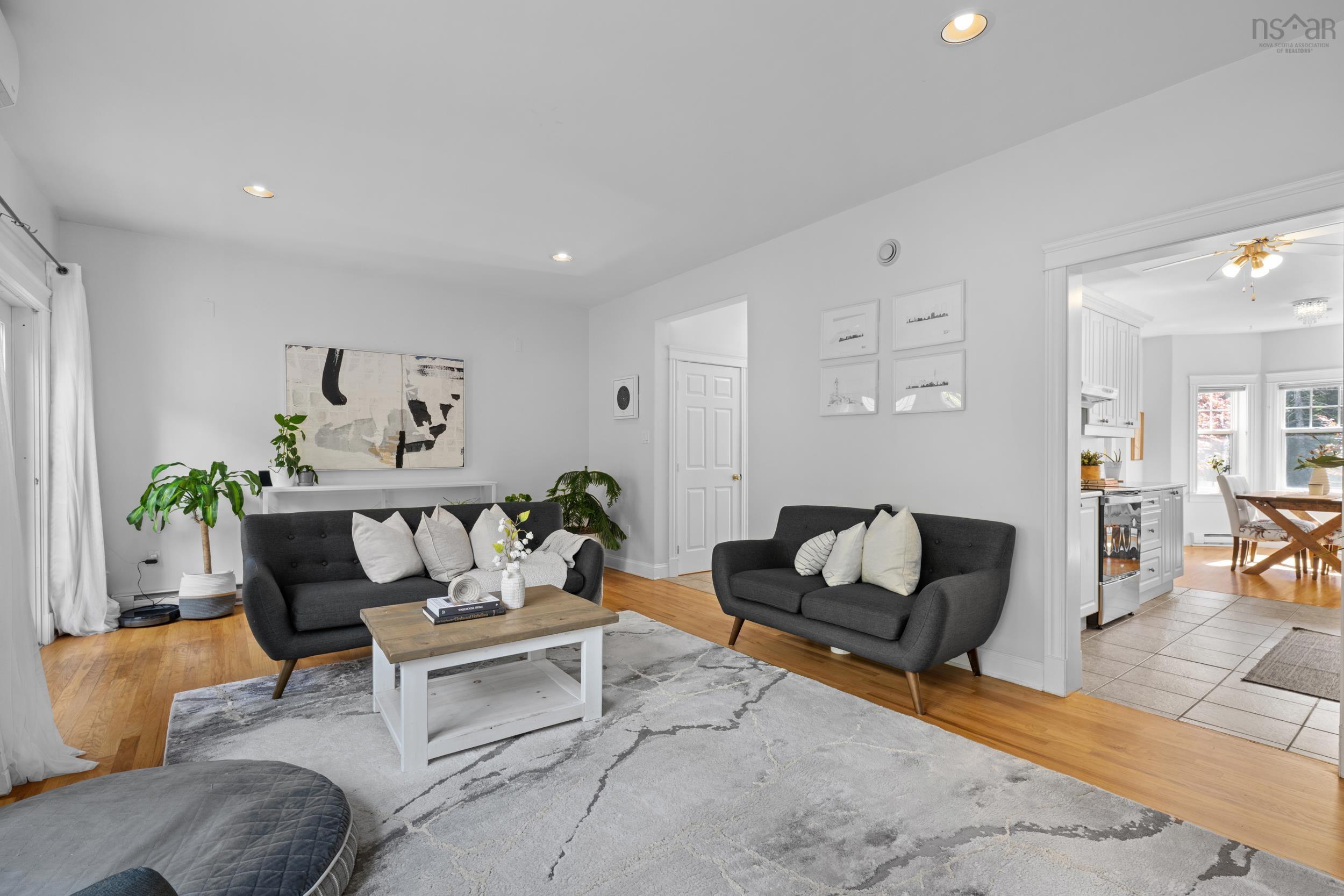 Thumbnail image for 38 Greenside Lane MLS<sup>®</sup> 202600418