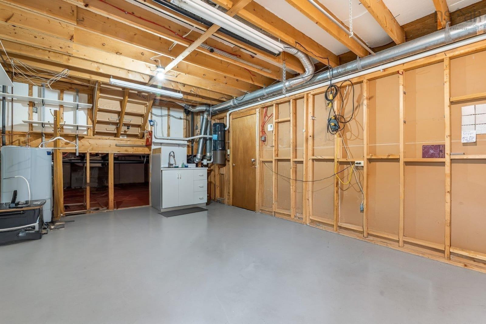 Thumbnail image for 12 Amberwood Court MLS<sup>®</sup> 202600583