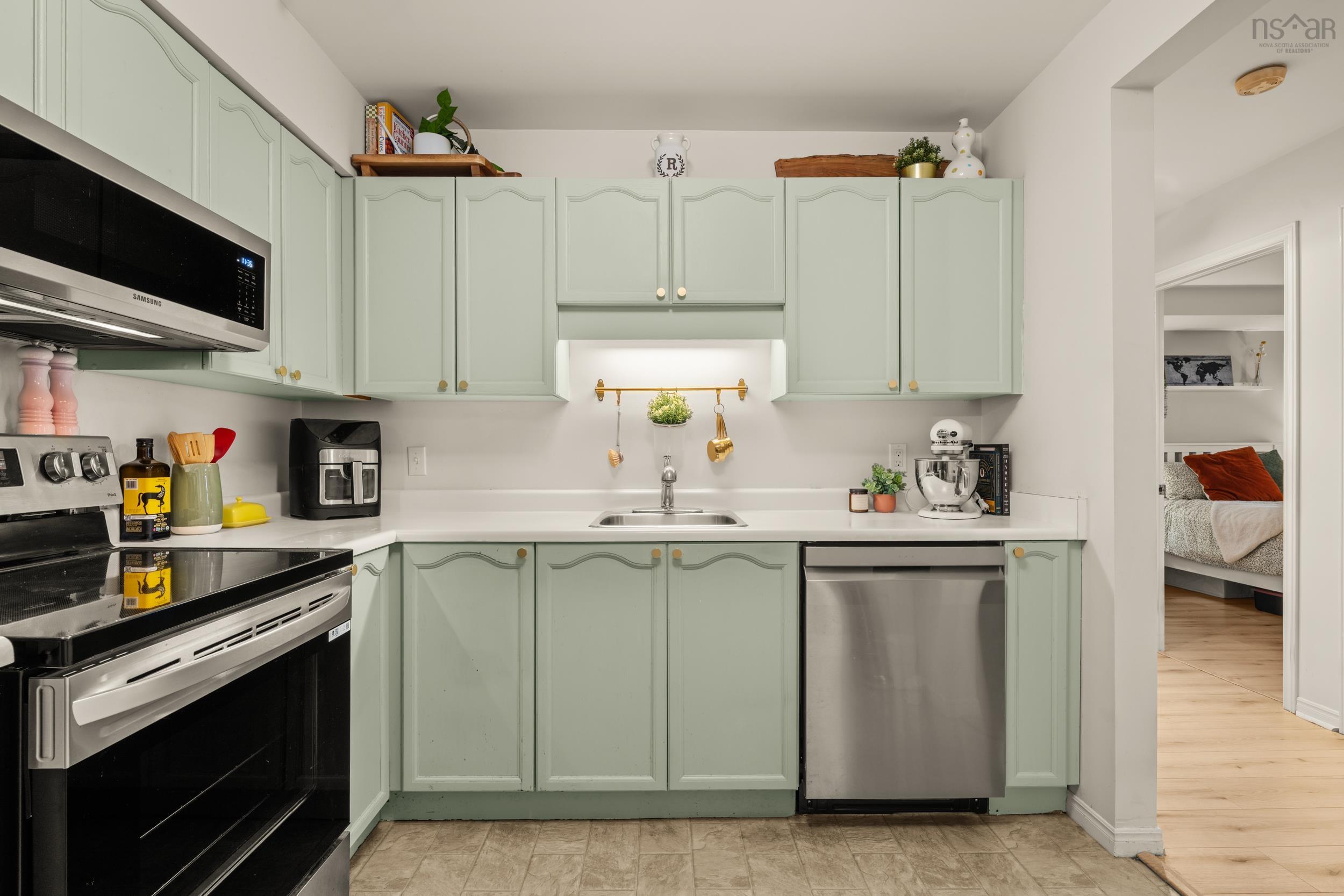 Thumbnail image for 409 93 Kearney Lake Road MLS<sup>®</sup> 202600718