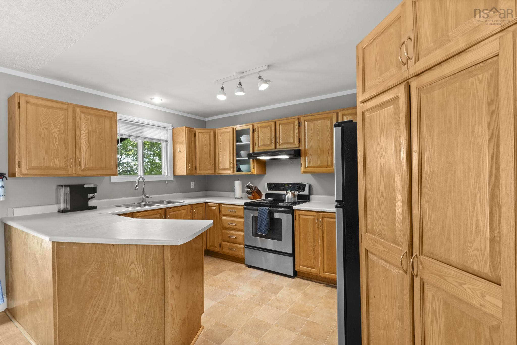 Thumbnail image for 14 Ernest Avenue MLS<sup>®</sup> 202600821