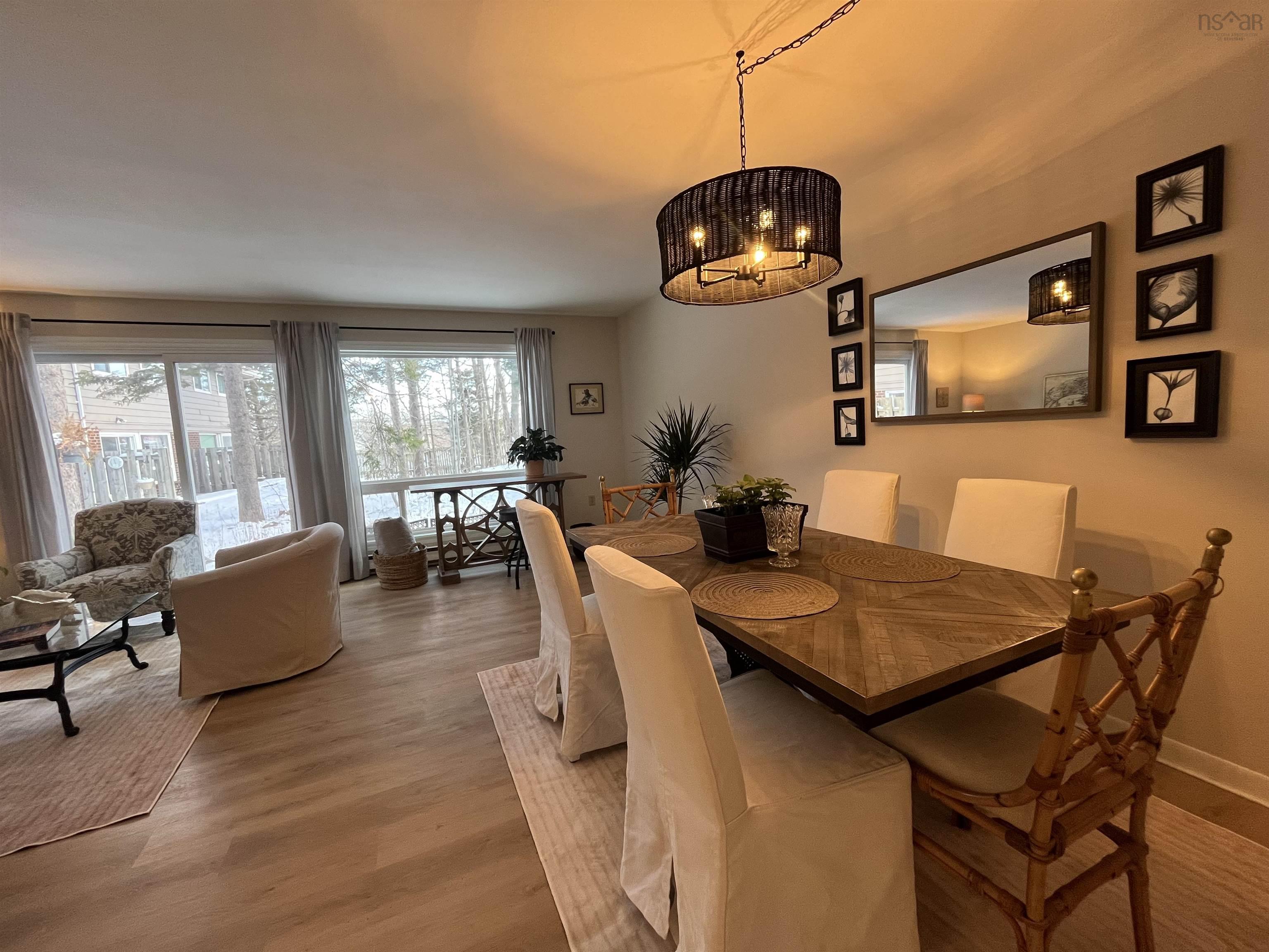 Thumbnail image for 10 10 Stoneybrook Court MLS<sup>®</sup> 202601443