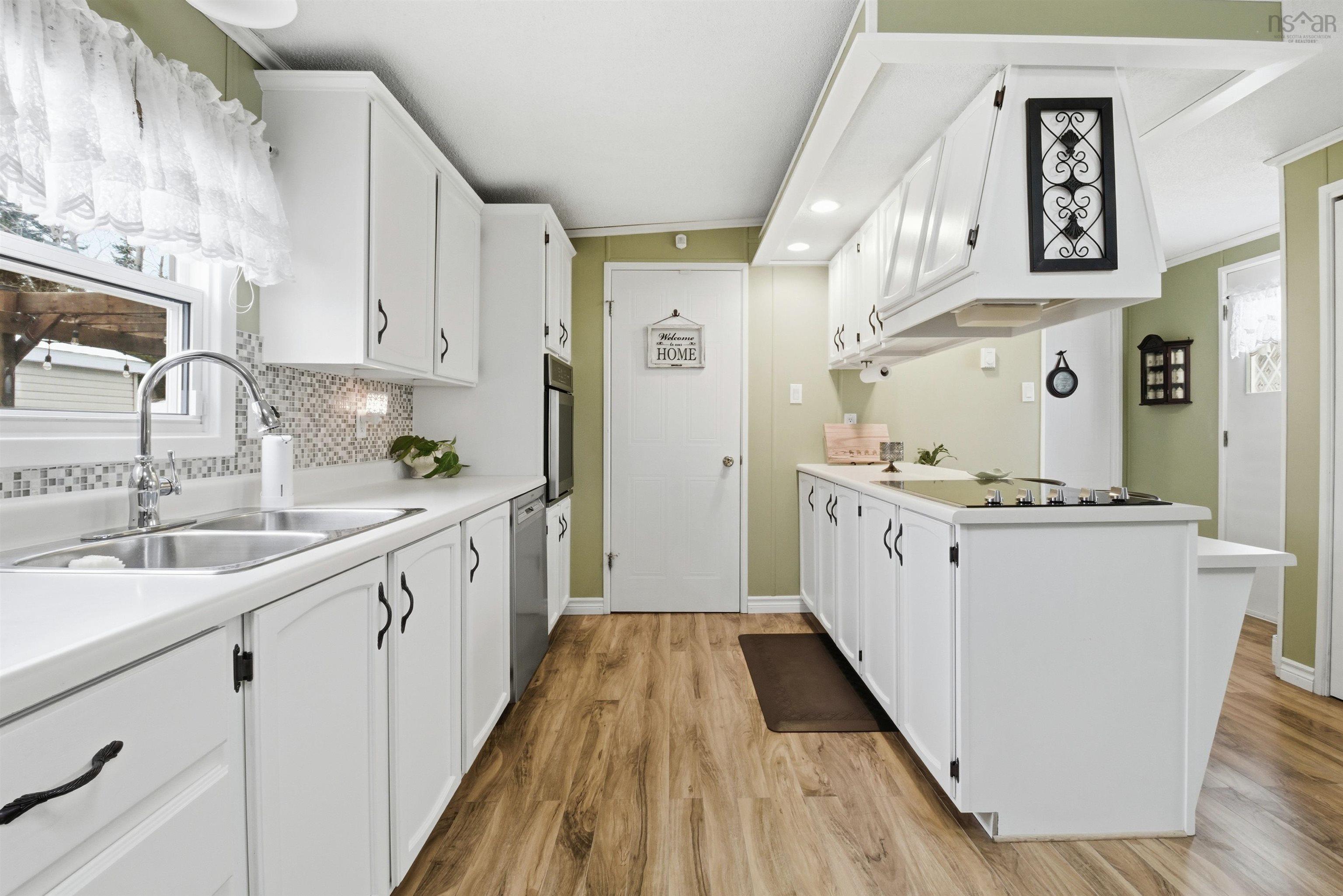 Thumbnail image for 15 Bruce Street MLS<sup>®</sup> 202601507