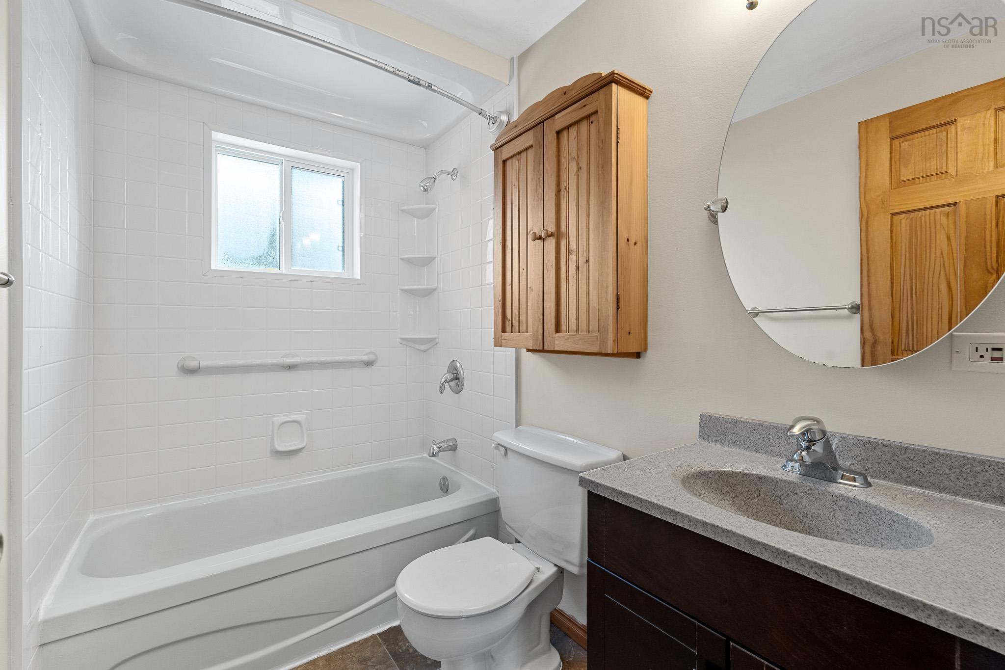 Thumbnail image for 5 Poplar Drive MLS<sup>®</sup> 202601604