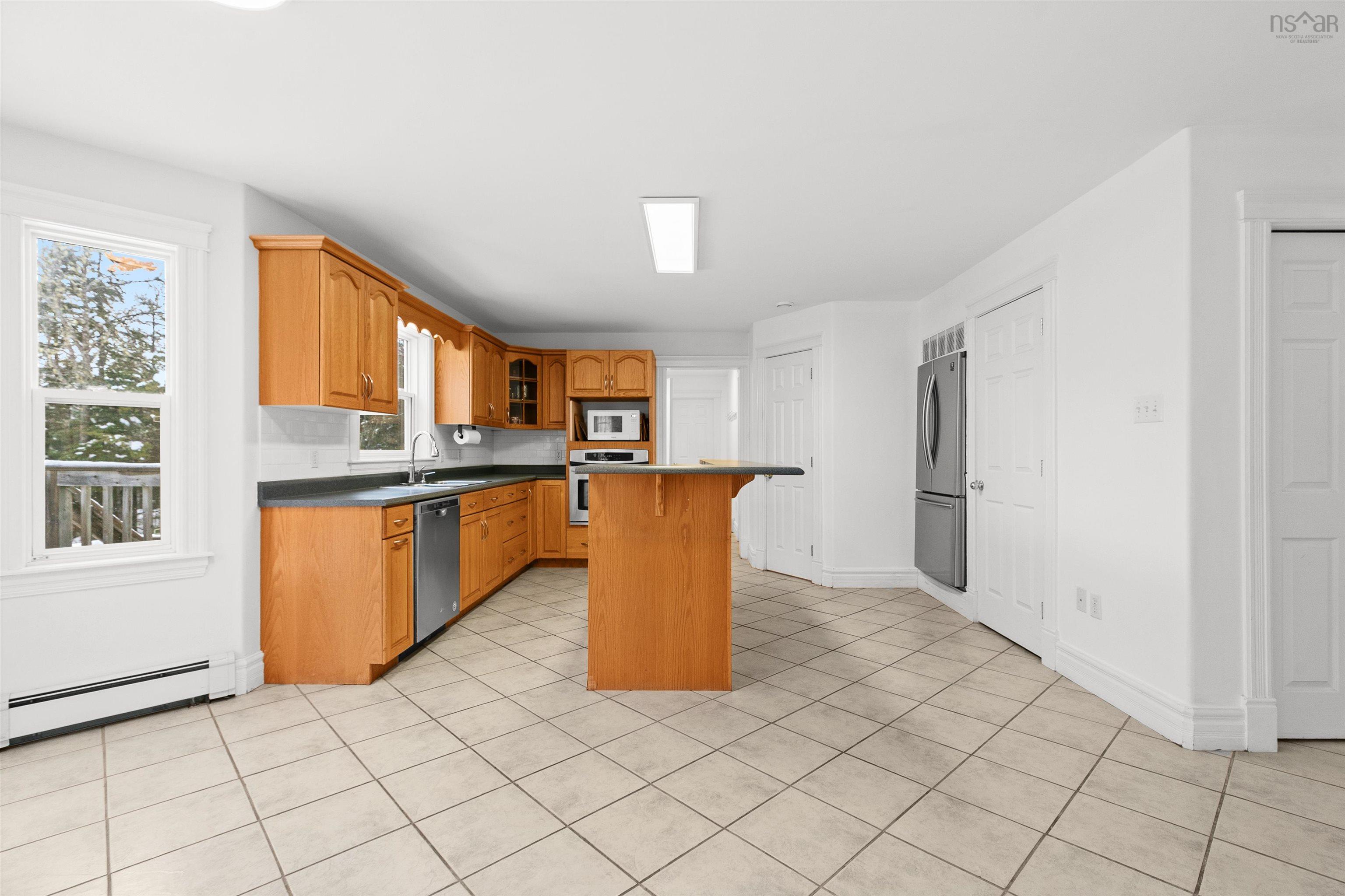 Thumbnail image for 252 Gleneagles Drive MLS<sup>®</sup> 202601681