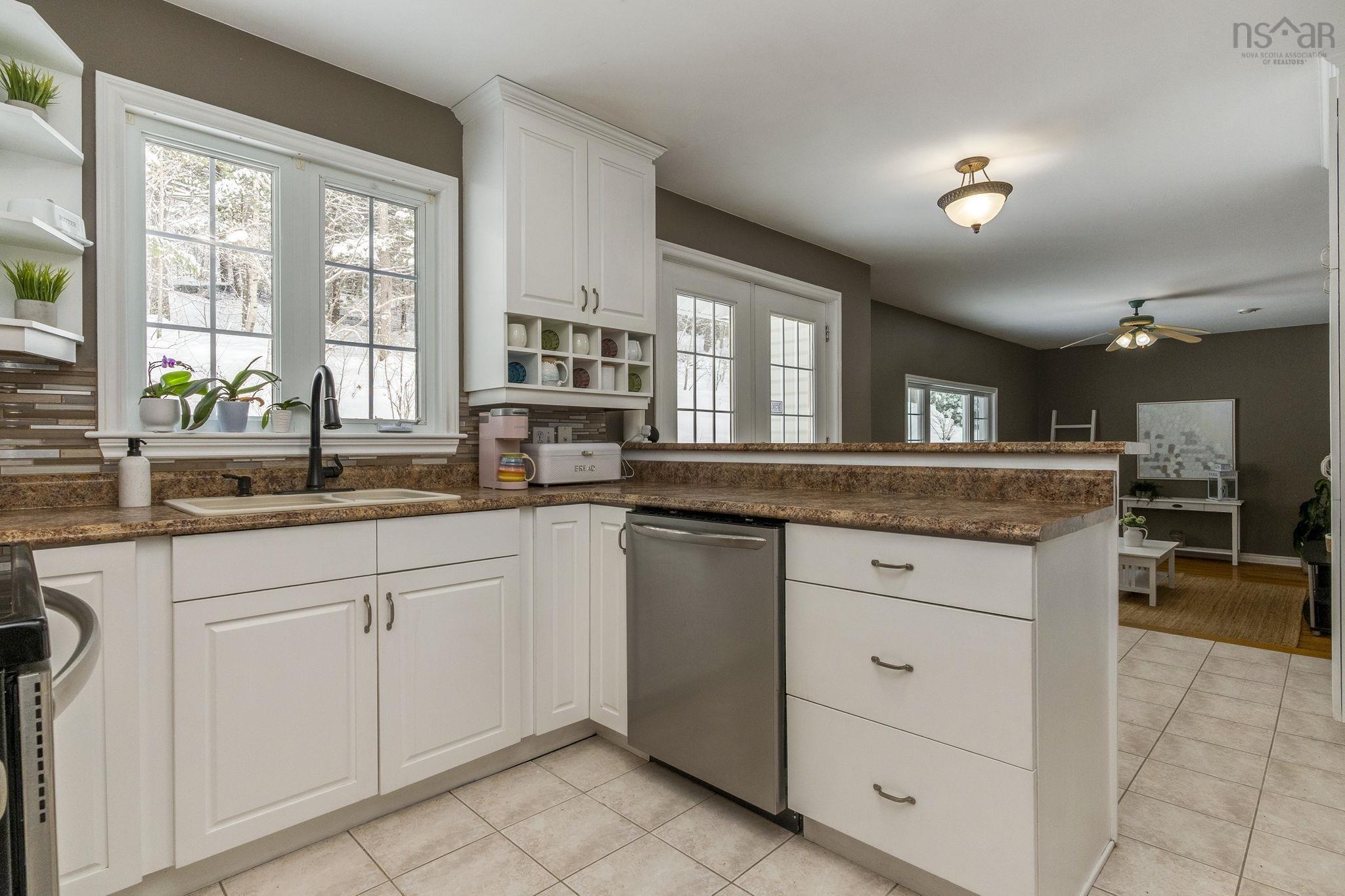 Thumbnail image for 19 Newport Drive MLS<sup>®</sup> 202601711