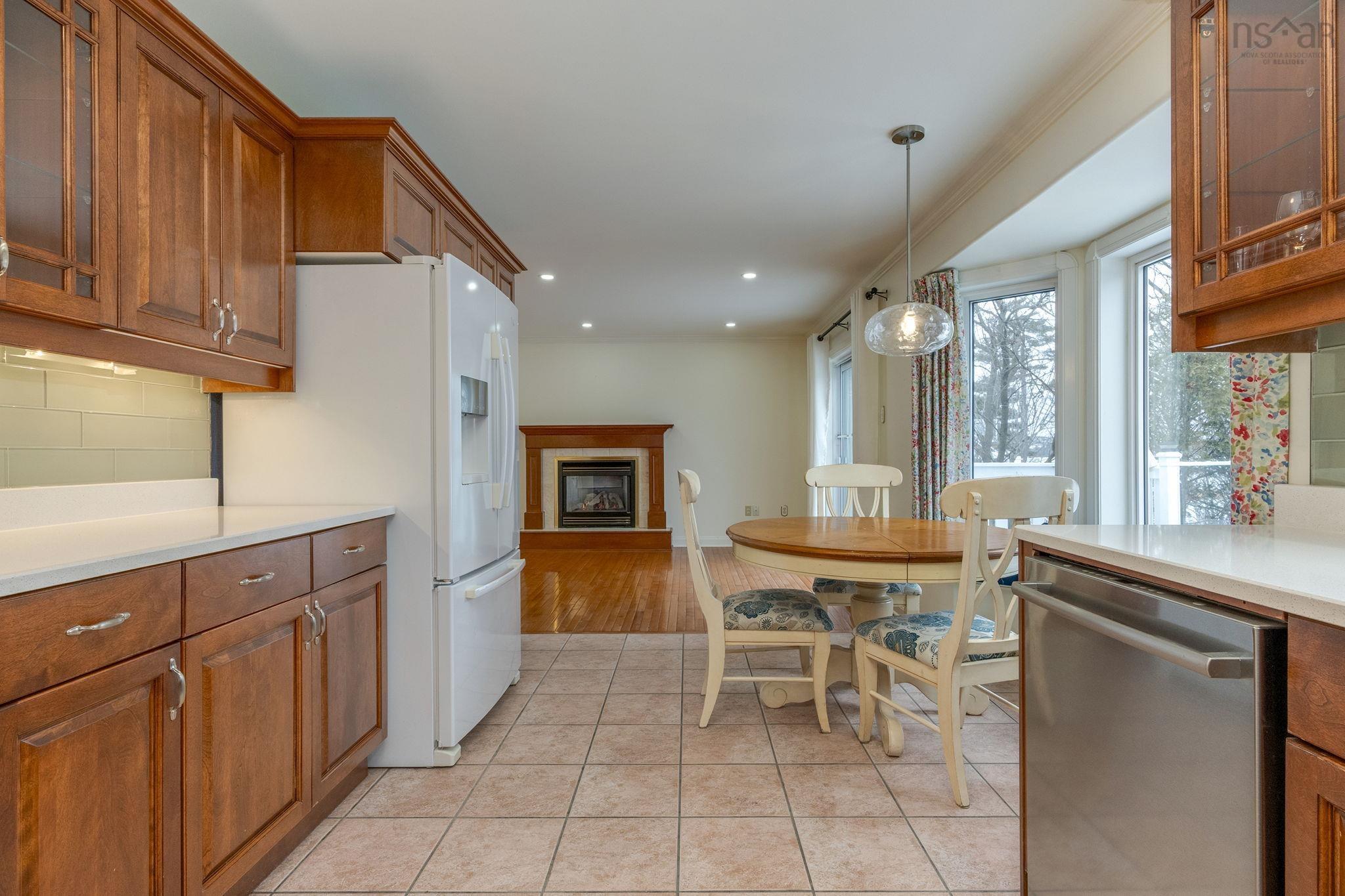 Thumbnail image for 23 Lakeshore Park Terrace MLS<sup>®</sup> 202601858