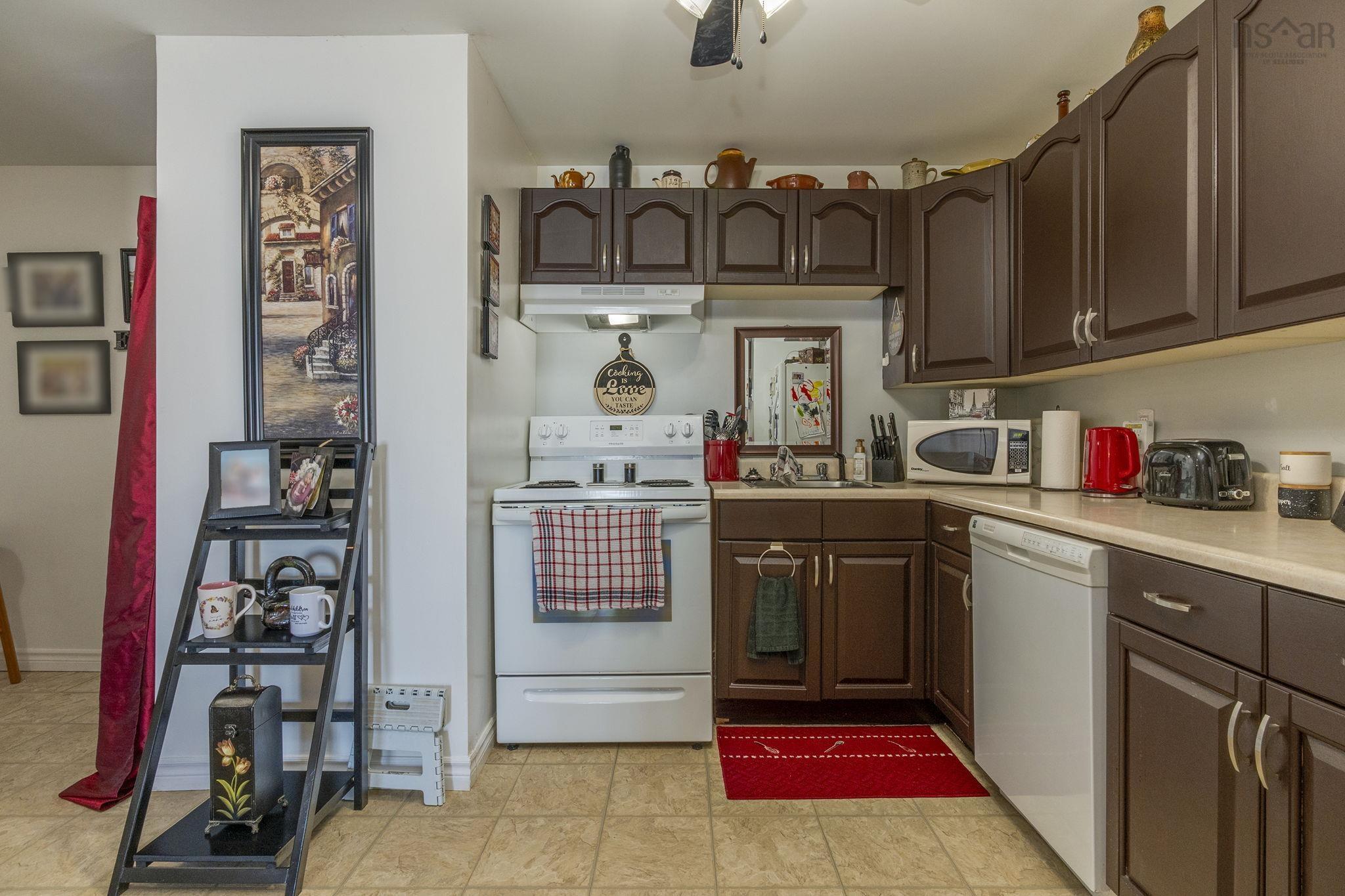 Thumbnail image for 11 7 Rose Way MLS<sup>®</sup> 202602039