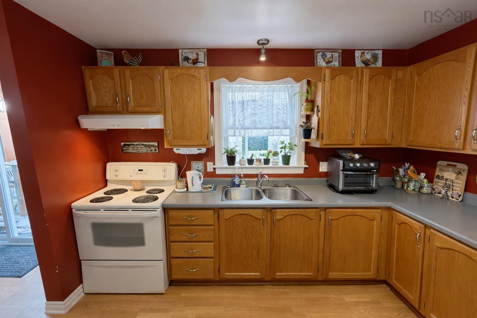 Thumbnail image for 76 Rosewood Lane MLS<sup>®</sup> 202602449